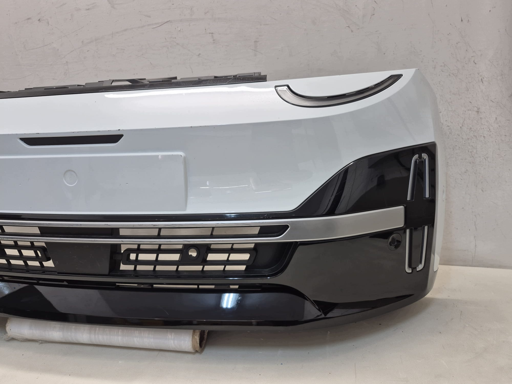 NISSAN MICRA K15 E-TECH VI 25- bumper front front PDC 8037040