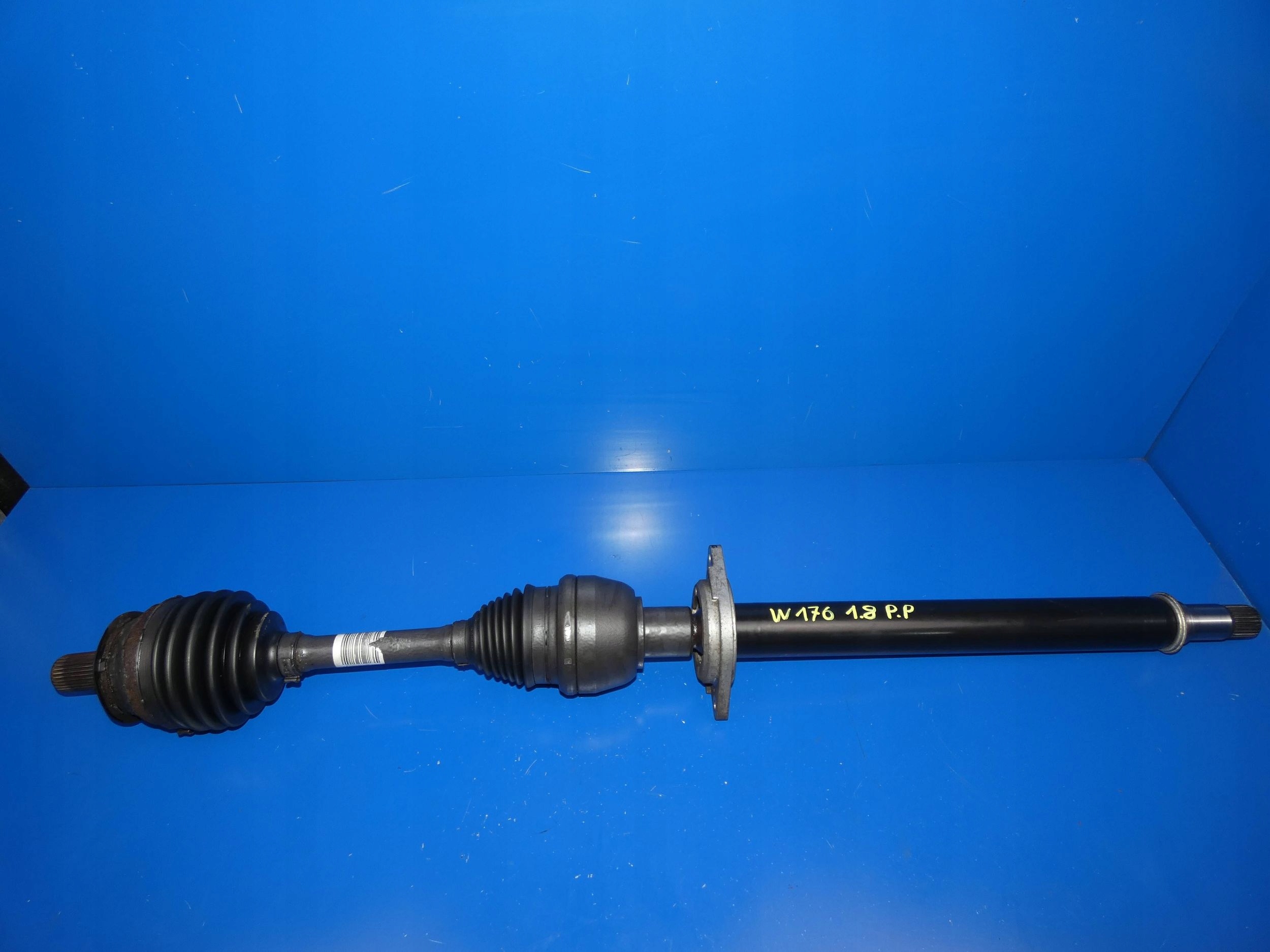 MERCEDES A KLASA W176 B W246 1.8 2.2 CDI semi-axis right right front front