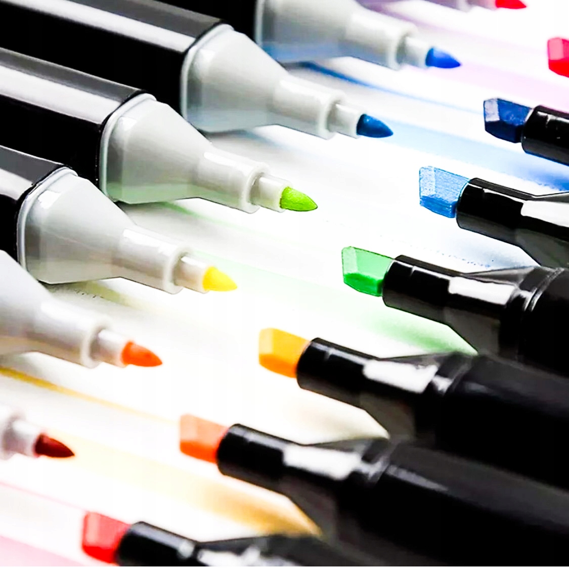 MARKERY ALKOHOLOWE FLAMASTRY 120 + ETUI +PODSTAWKA Waga produktu z opakowaniem jednostkowym 1 kg