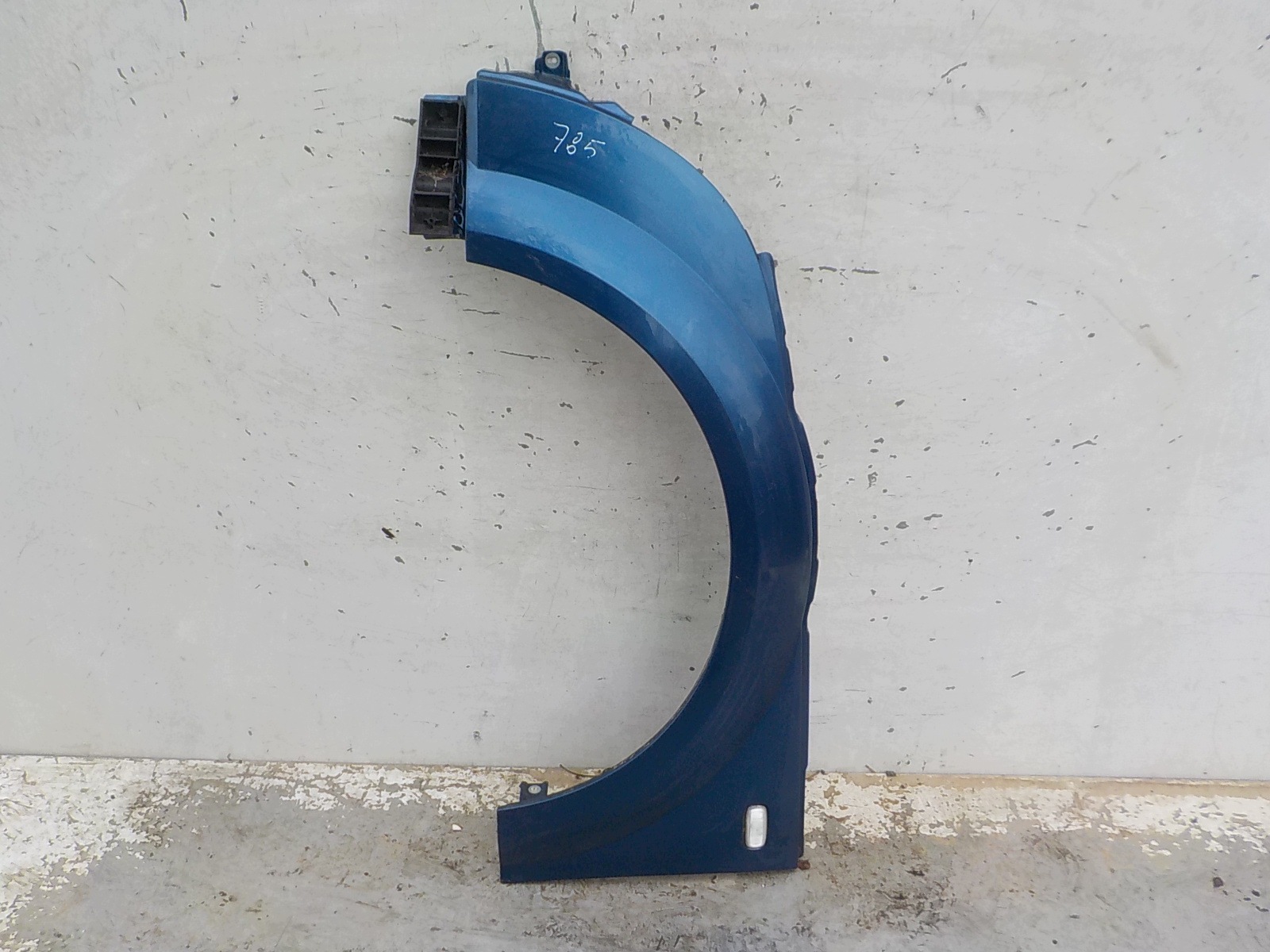 785 AUDI TT and 8N fender left front front