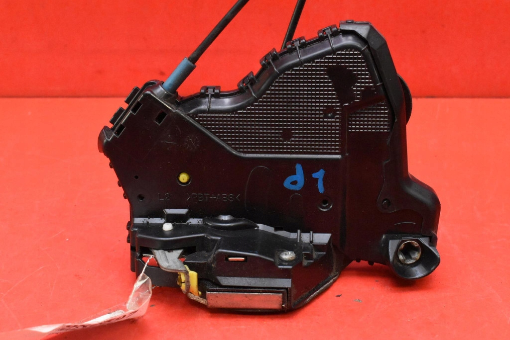 lock door left front front EU A046693 LEXUS CT200H 10-14