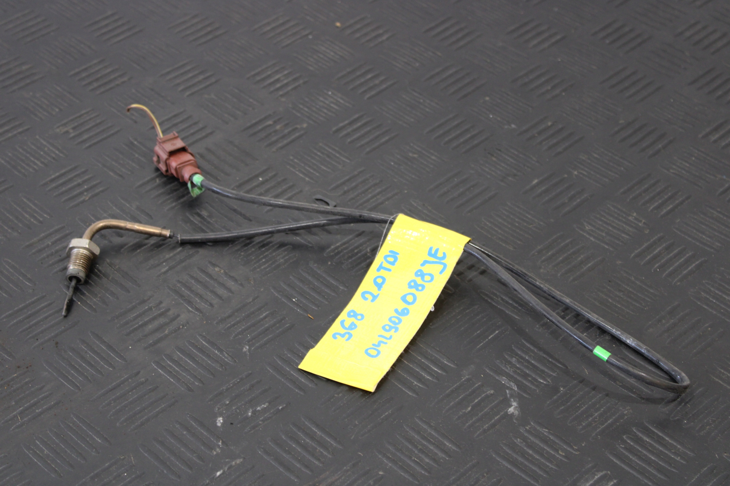 Sensor TEMPERATURY Gase 04L906088JE VW ARTEON 3G8 2,0 TDI