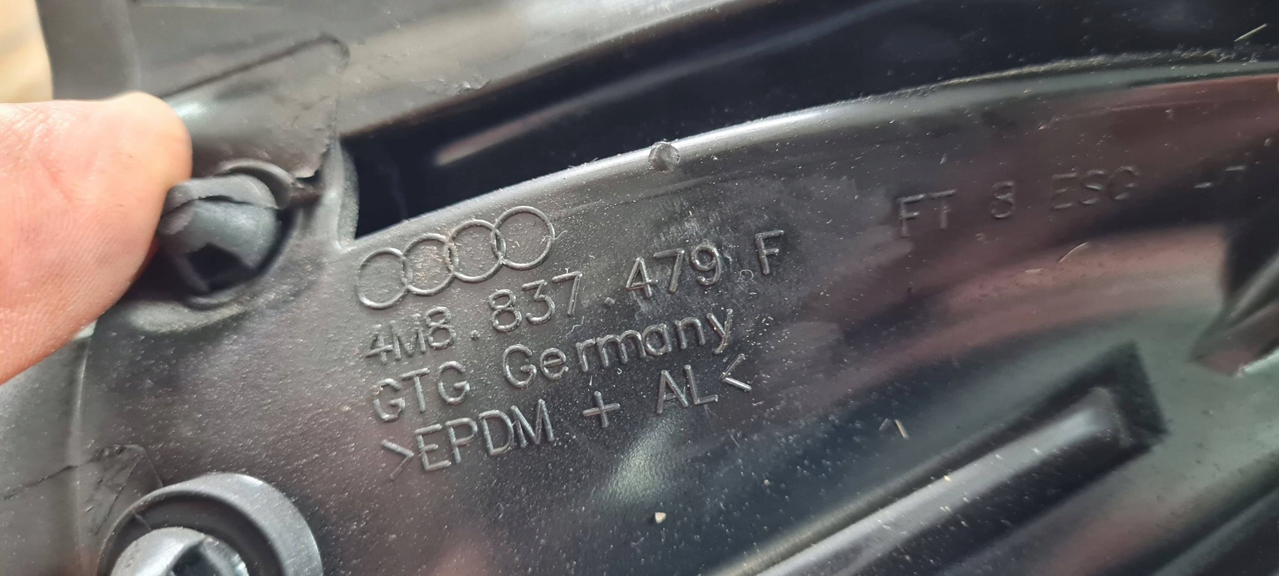 SQ8 4M RSQ8 Q8 gasket dust door left left front 4M8837479F