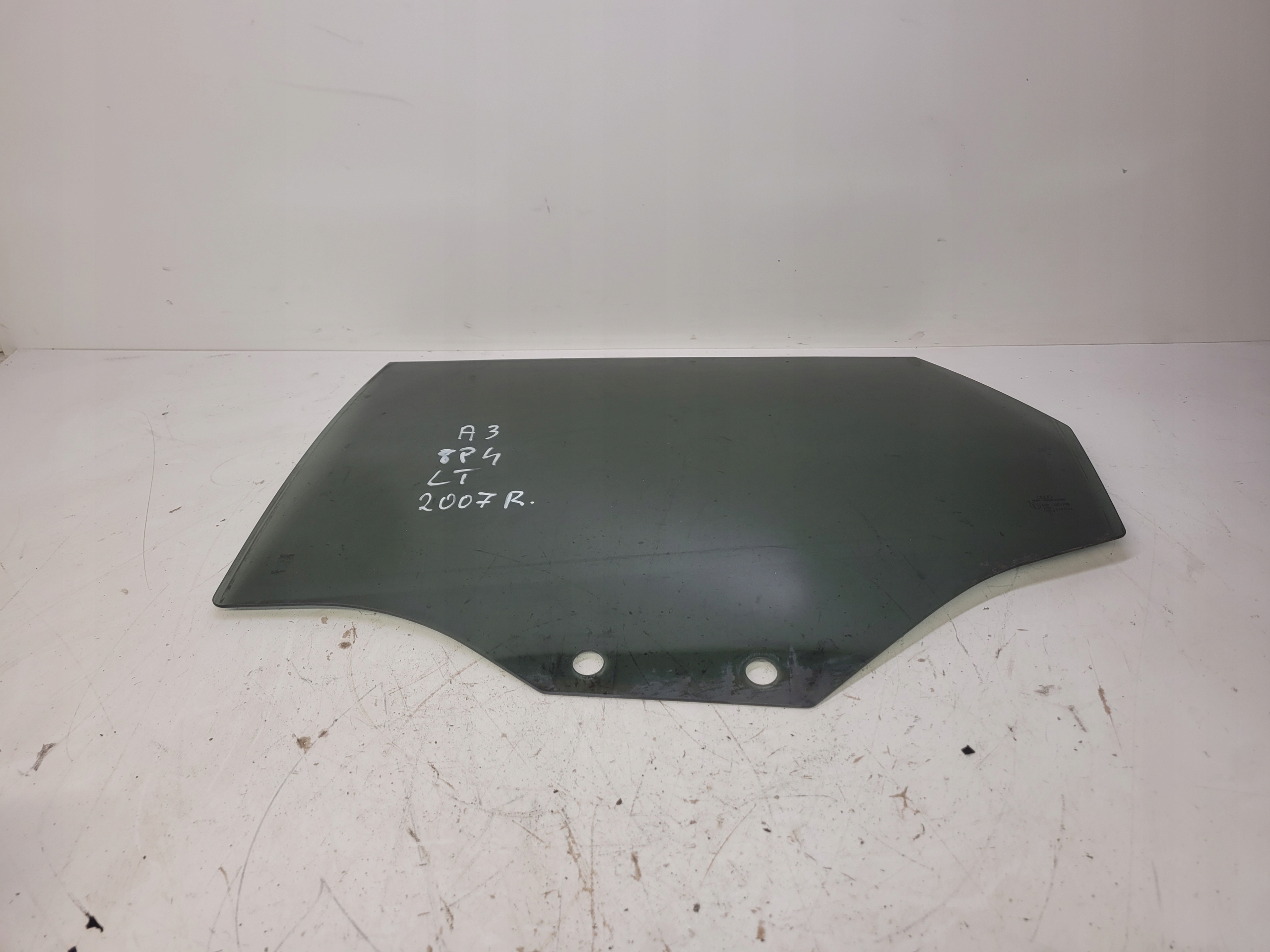 СКЛО БІЧНА ДВЕРІ ЛІВИЙ ЗАД. AUDI A3 8P4007r