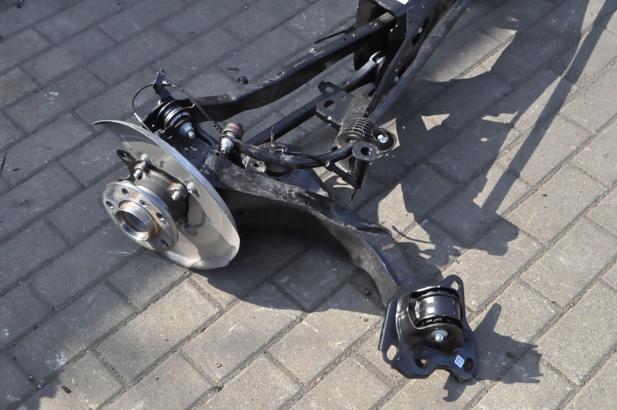 BMW F39 F44 F46 F48 1.5 136KM 2.0 16V 192KM ZAWIESZENIE BELKA TYŁ 6851560 Producent części BMW