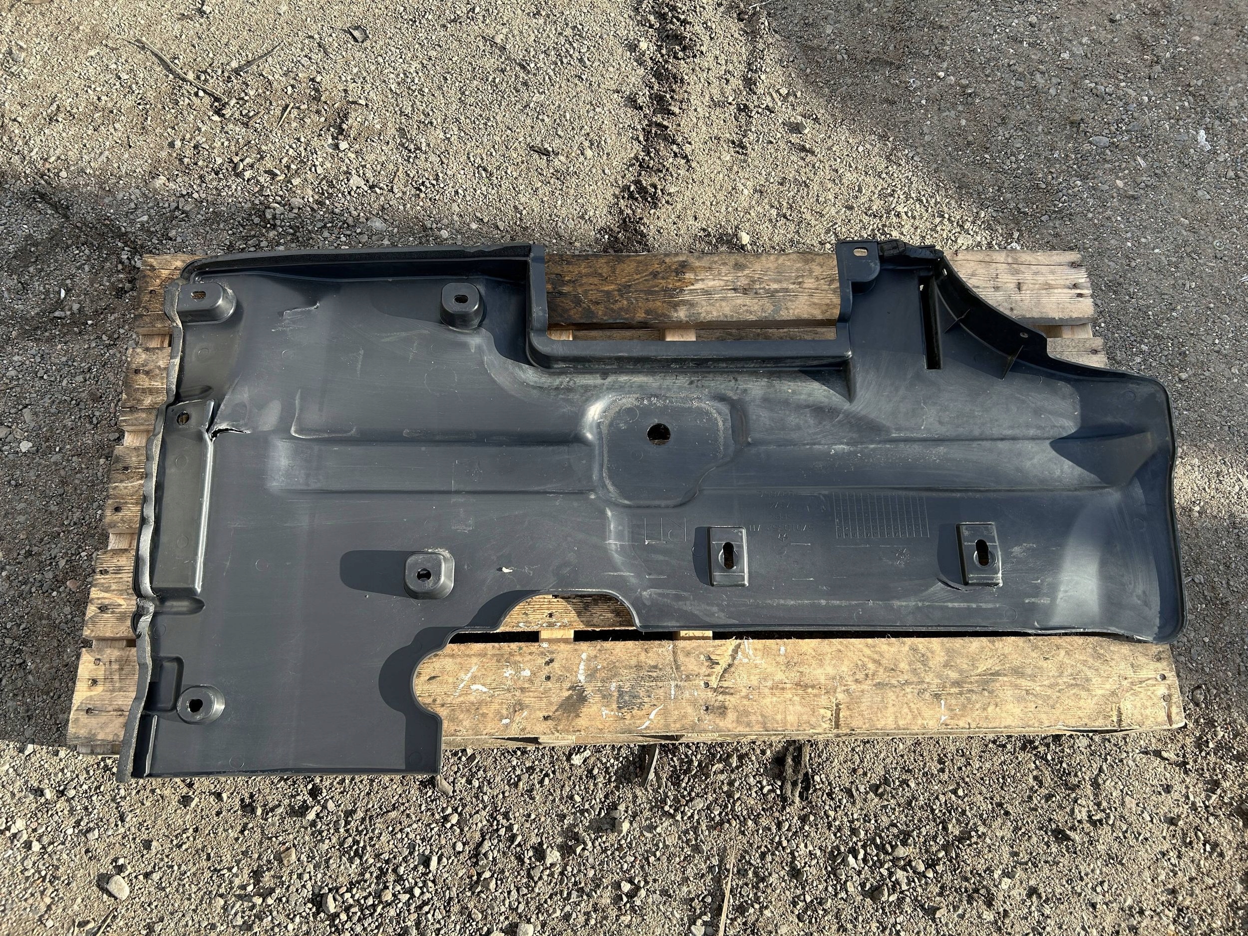 cover lower right chassis Dodge Charger 2015r