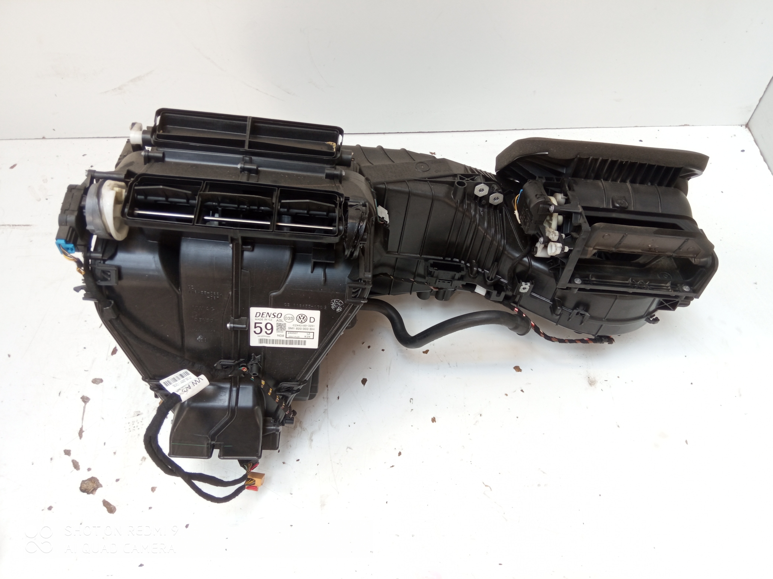 VW GOLF 5 PLUS НАГРІВАЧ ПОВІТРОДУВКА 5M1820003BH EU