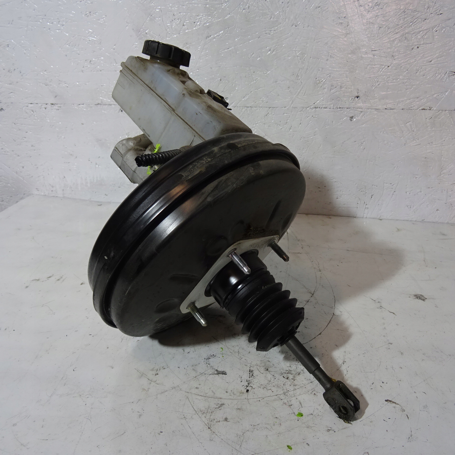 DACIA SANDERO 1.2B Servo bremsen 472103298R