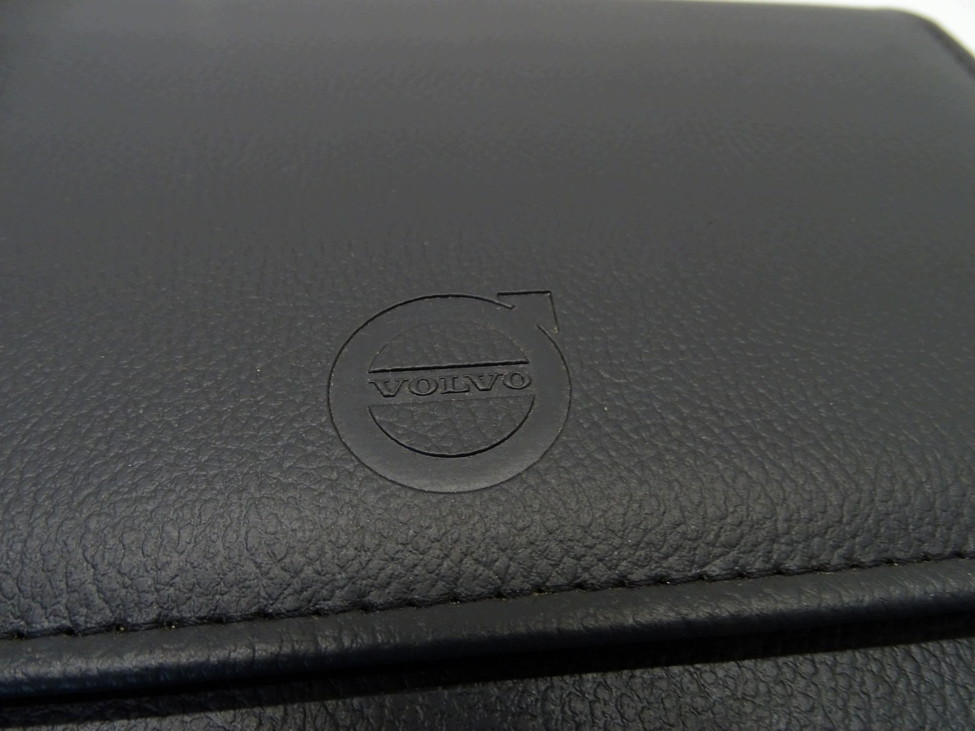 KSIAZKA SERWISOWA ETUI VOLVO V40 UK