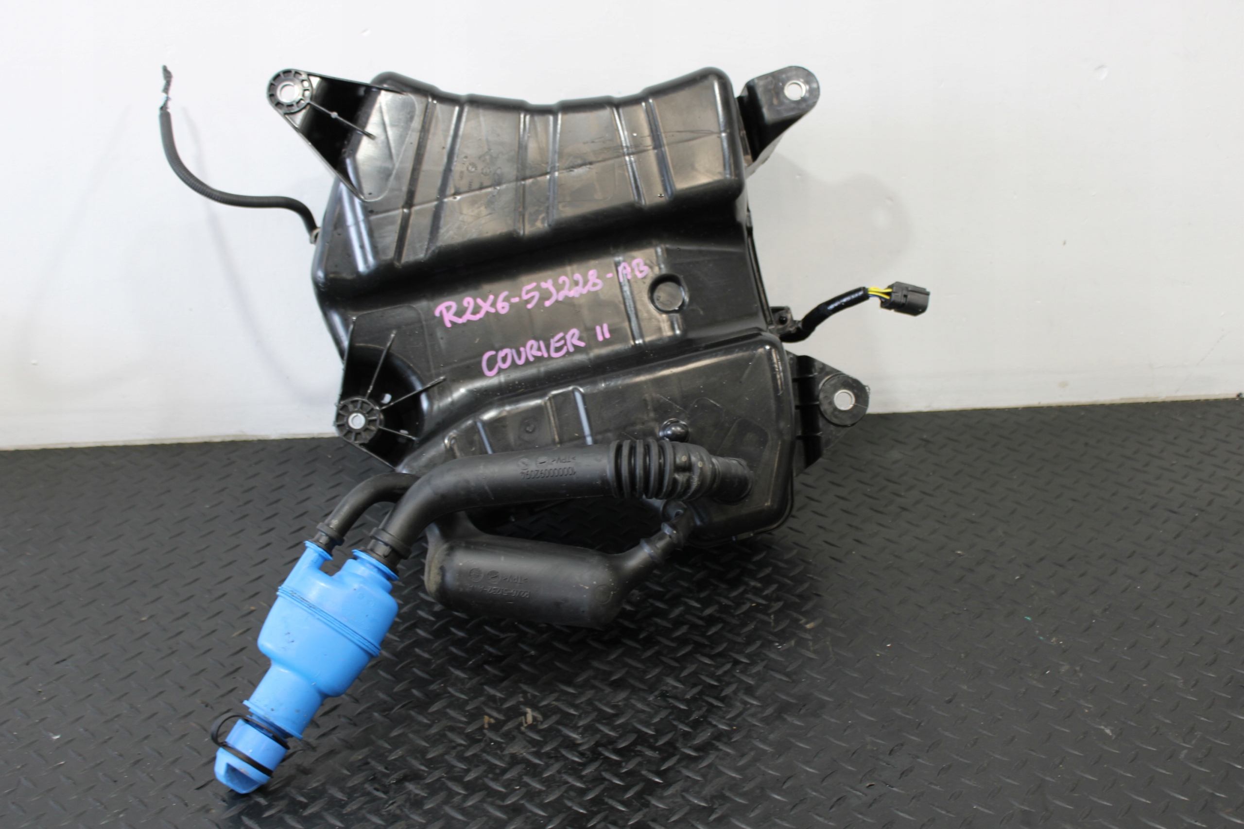 serbatoio ADBLUE Pompa FORD TRANSIT COURIER MK2 2024 R2X6-5J228-AB