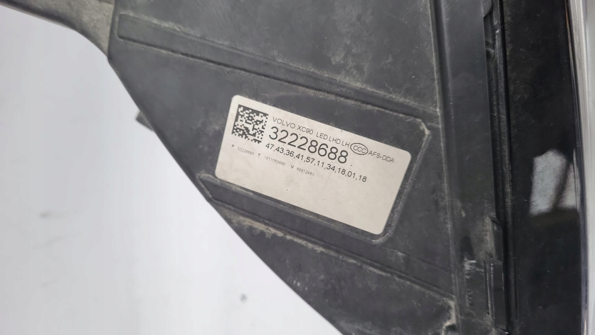 VOLVO XC90 II LIFT 19- light left front front FULL LED 32228688
