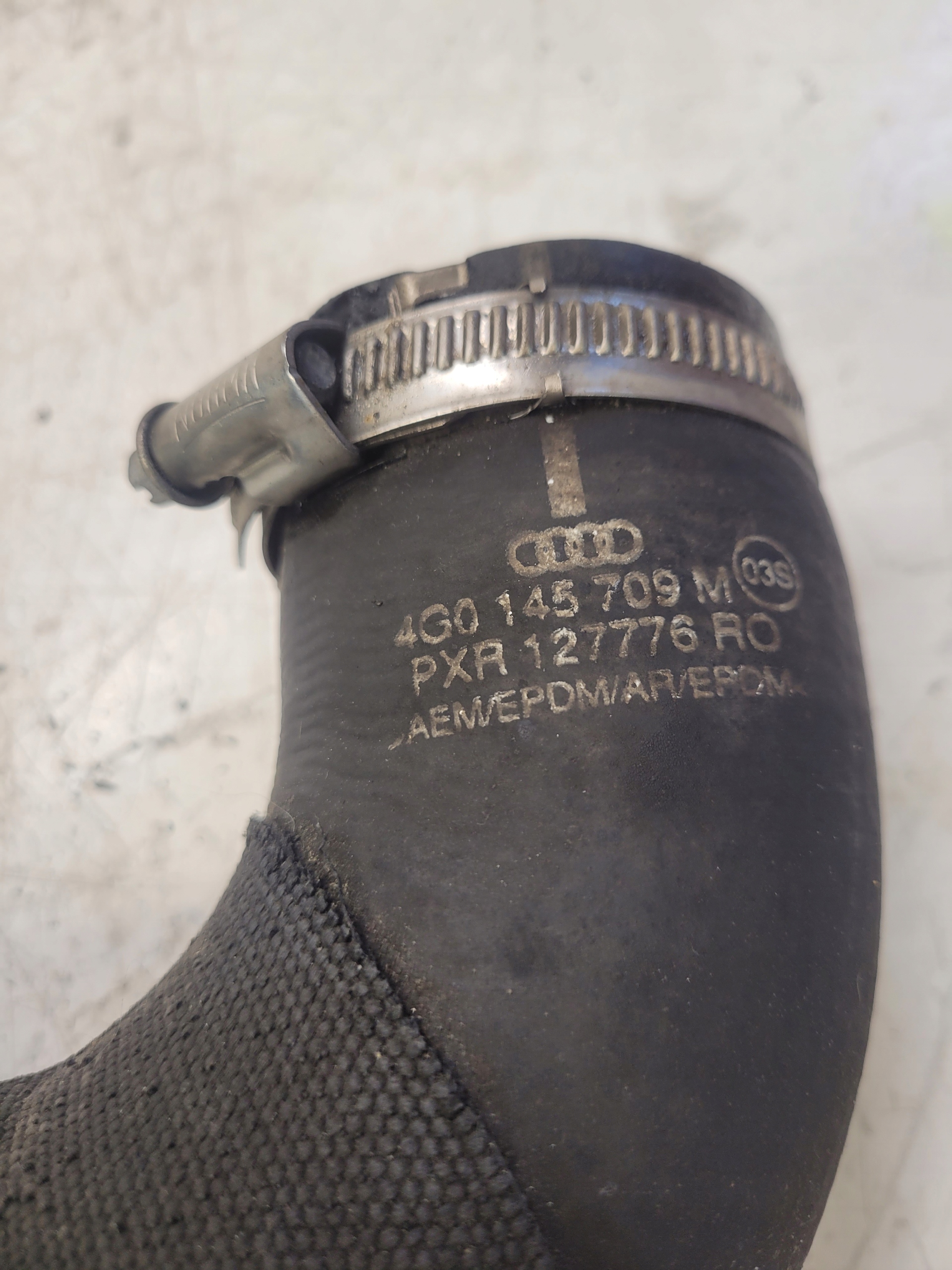 trouba hadice intercoolera AUDI A6 C7 2.0 4G0145709M