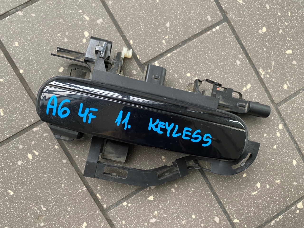 РУЧКА ДВЕРІ ПРАВА ПРАВИЙ AUDI A6 C6 КЛЮЧА ЄВРОПА