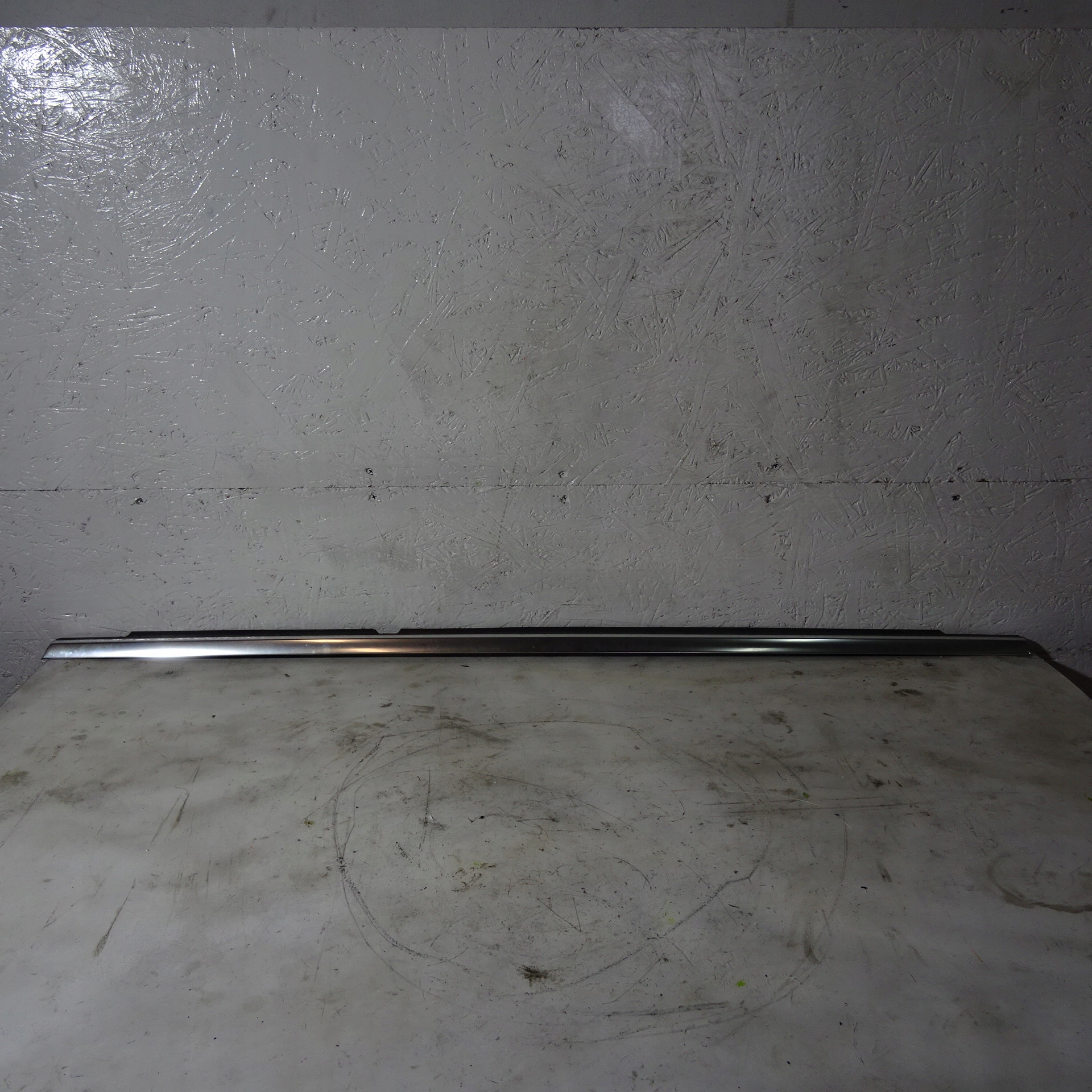 MERCEDES E S212 moulding CHROM door rear part right