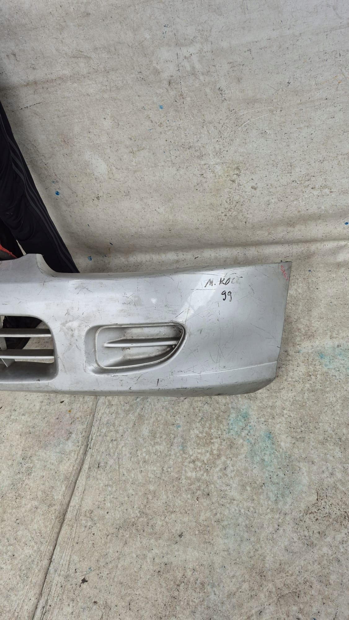 MITSUBISHI COLT V 5 95-00 bumper front front
