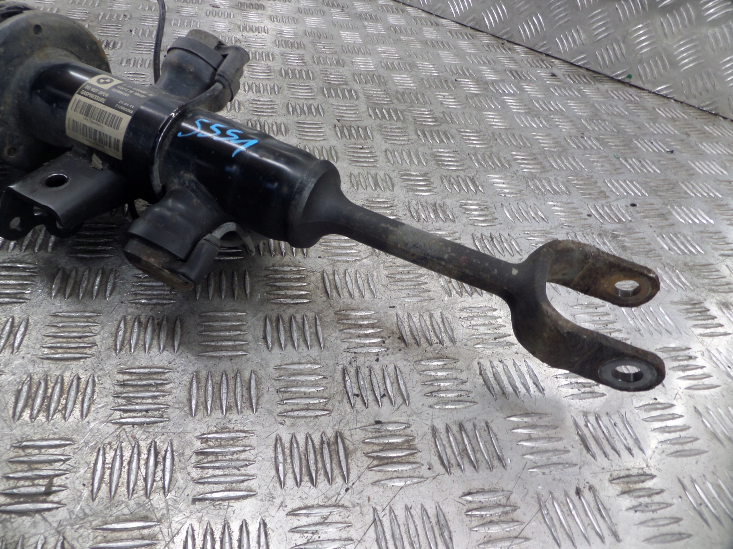 BMW OE 6798406 shock absorber right front EDC BMW F13