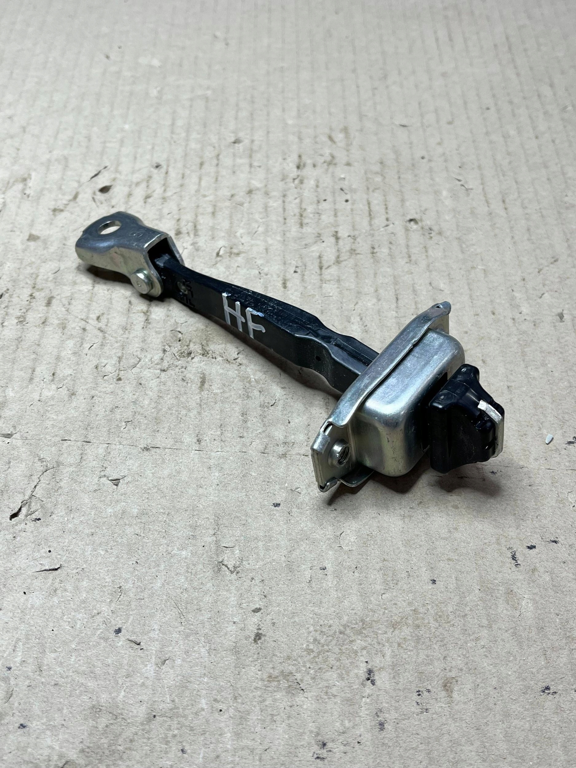limiter door tylnych Mitsubishi ASX 5702A239