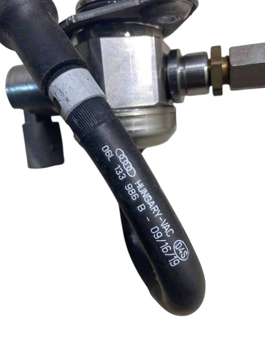 feed pump AUDI A4 B9 2.0 TFSI 06K127028B