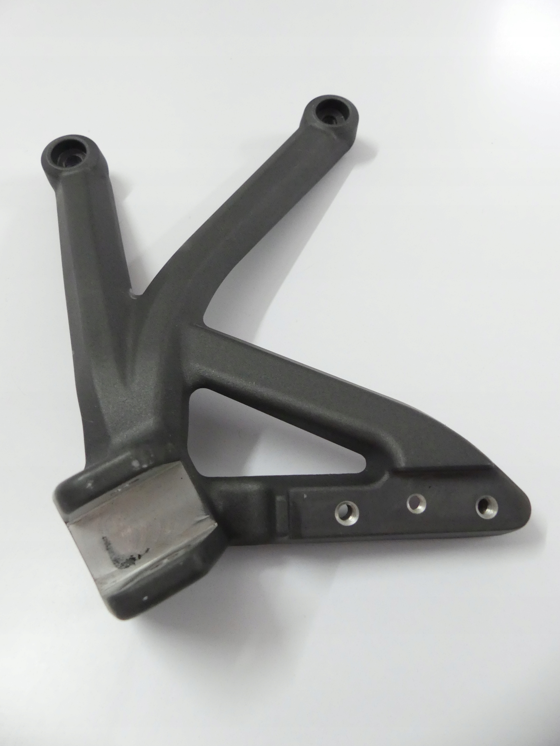 T2082166 -35Y5W5Y - . КОМПЛЕКТ ЗАДНЬОГО ЛІВОГО КРІПЛЕННЯ TRIUMPH TIGER 1200 EXP