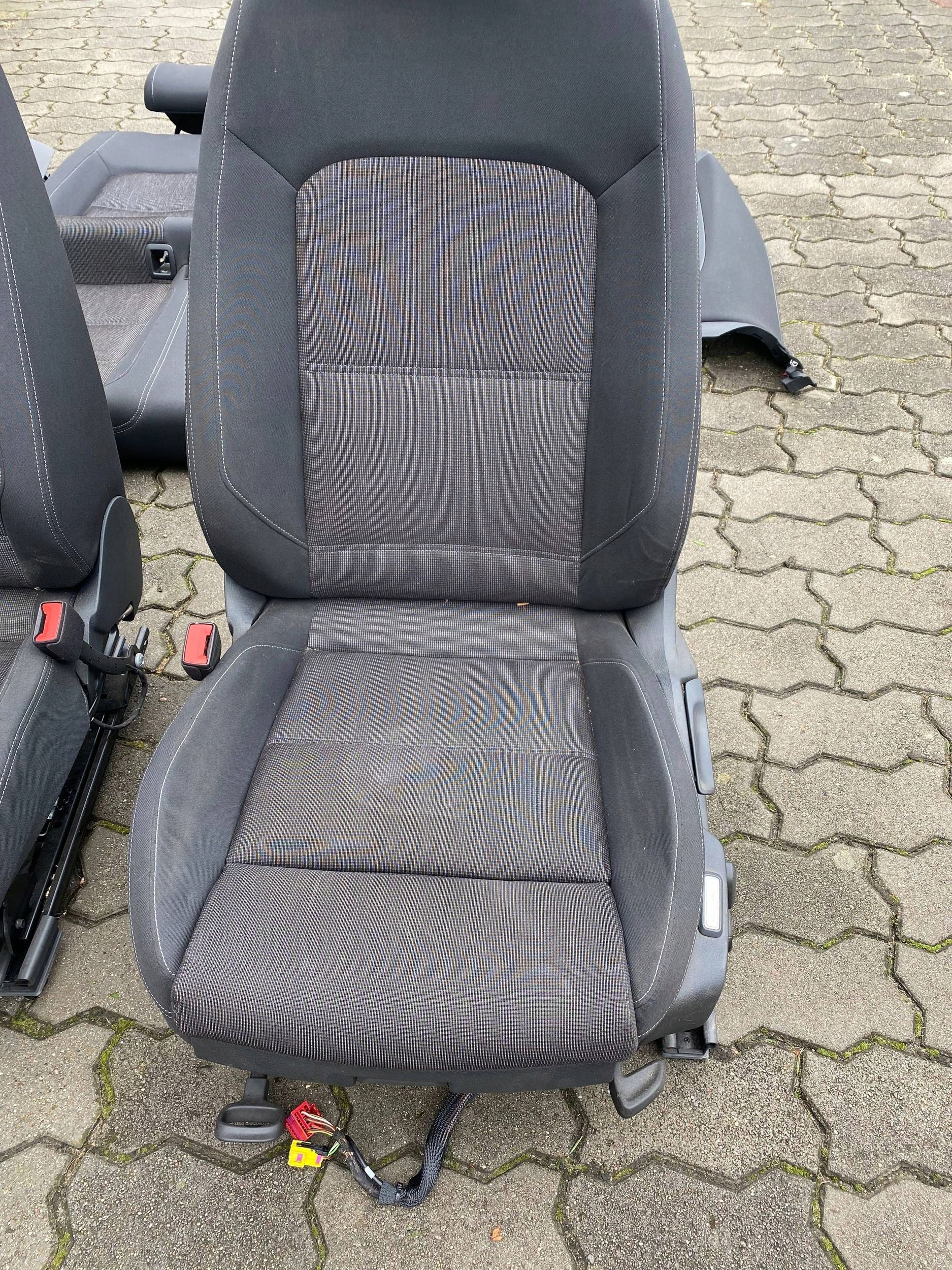 VW PASSAT B8 KOMBI KOMPLET Sitz Sitze vorne Sitz heck ERGO COMFORT