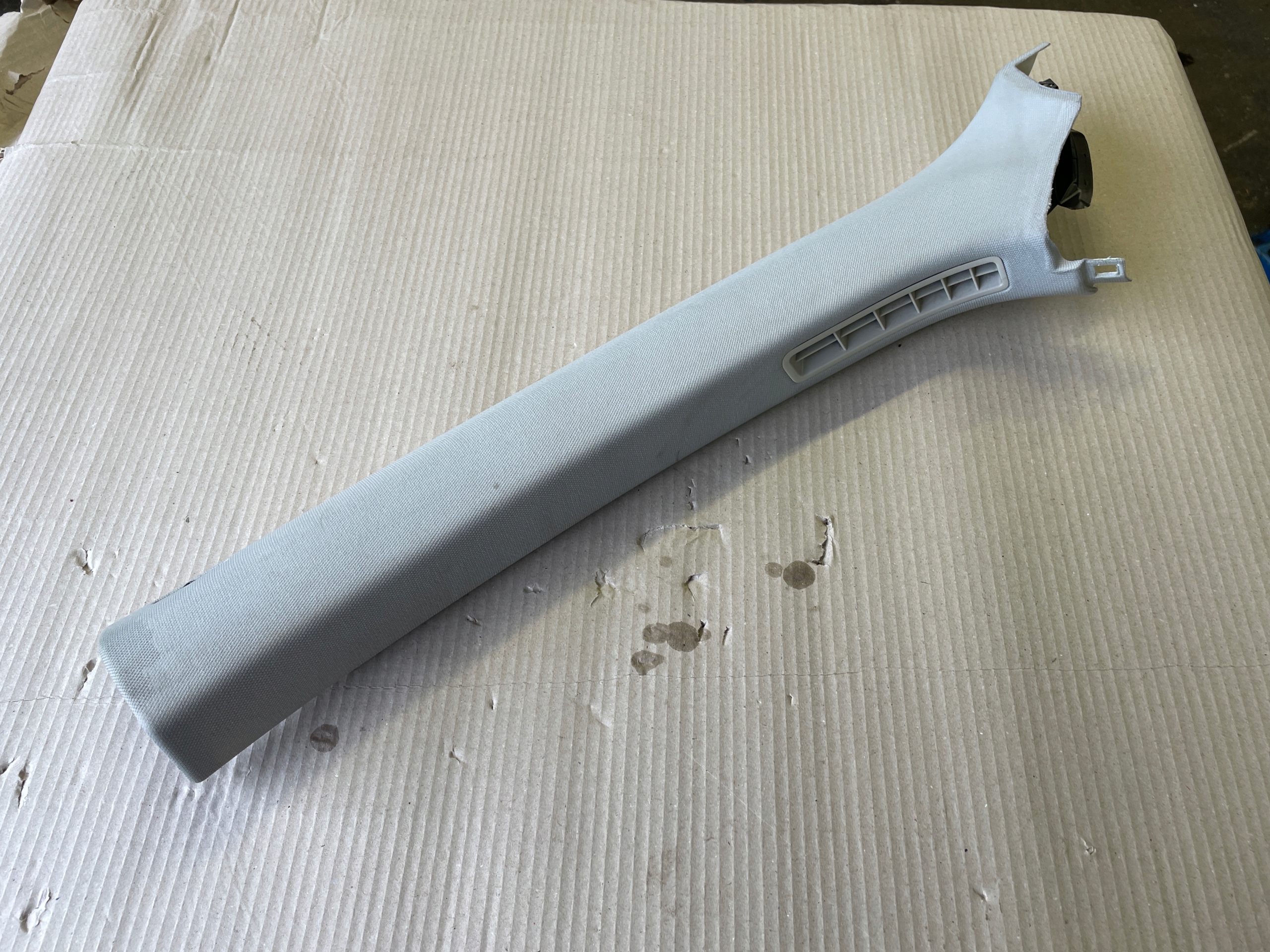 VW JETTA GOLF V KOMBI cover side SLUPKA left front 1K5868489