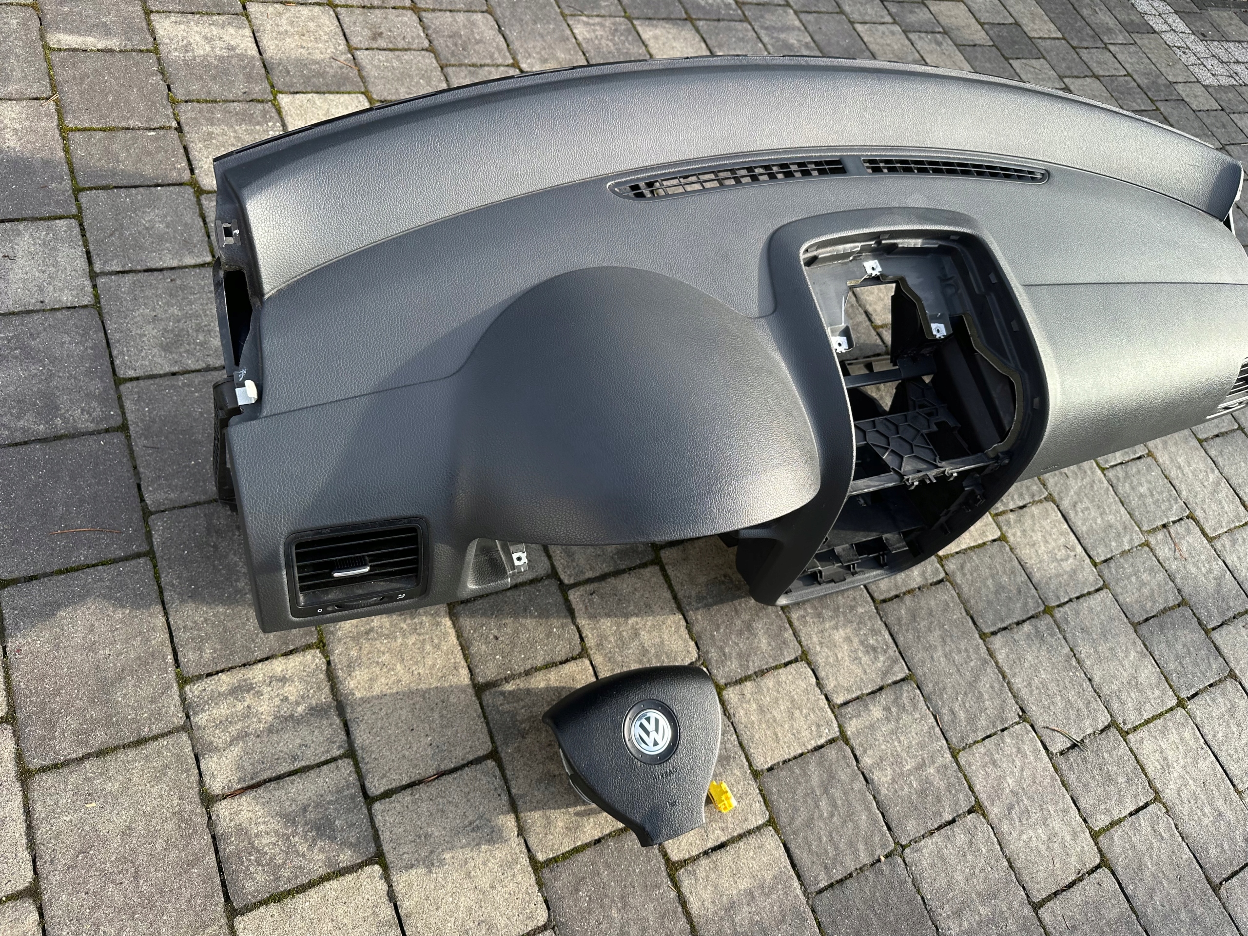 VW GOLF V 5 JETTA III 07r cockpit console dashboard instrument panel AIR BAG airbag