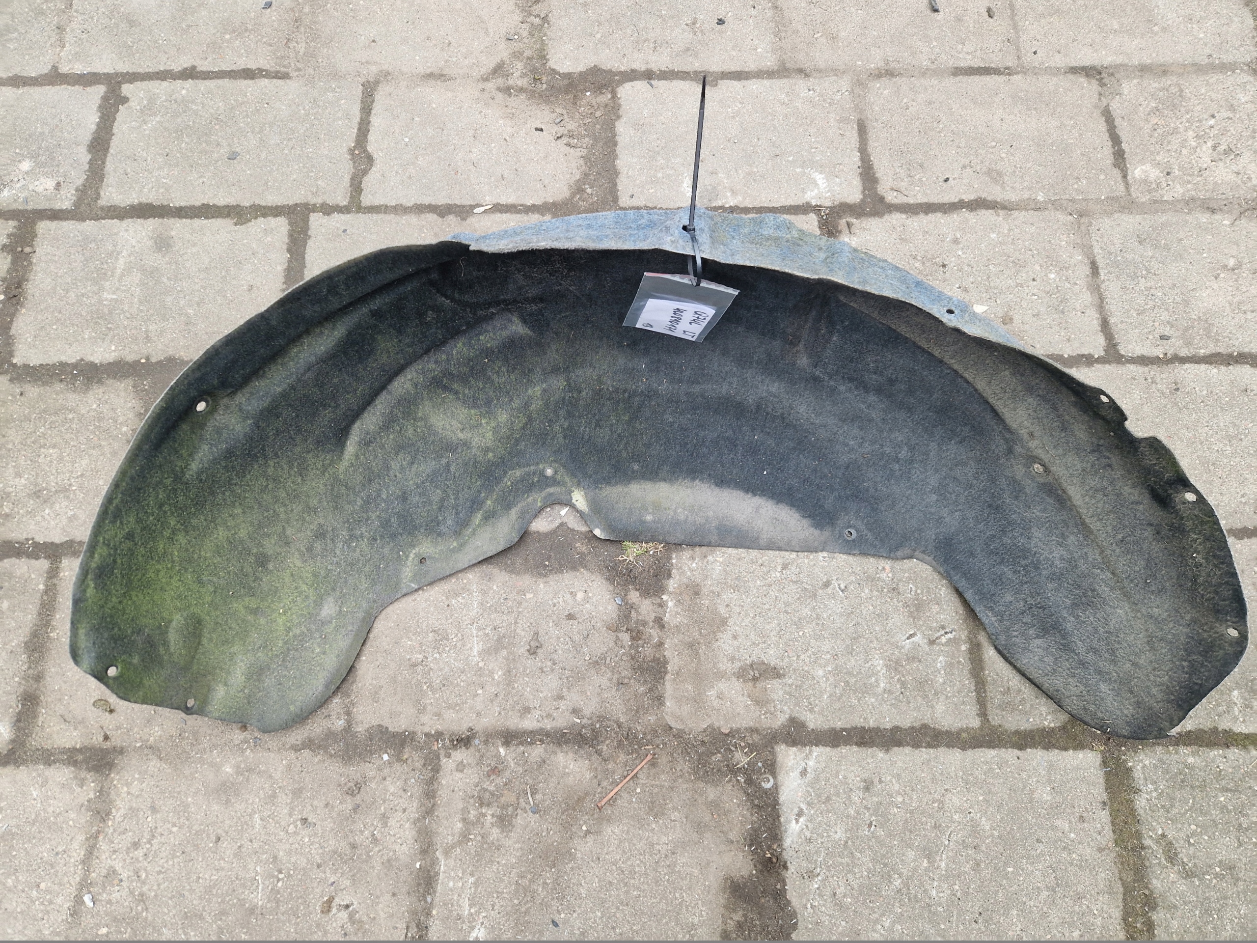 AUDI Q7 4L mudguard left rear part rear. 4L00810171