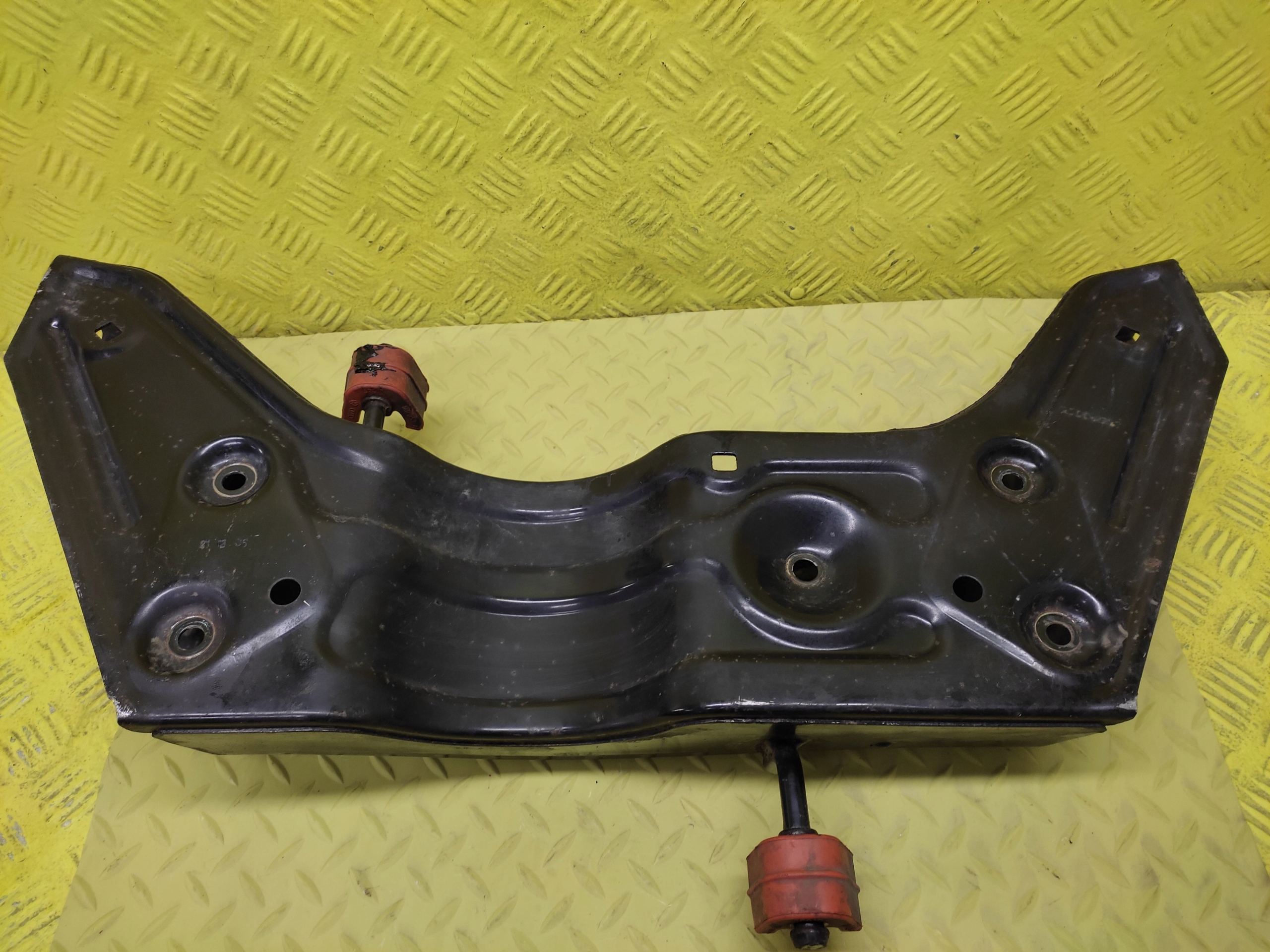 VW FOX 1.2 subframe axle beam axle beam