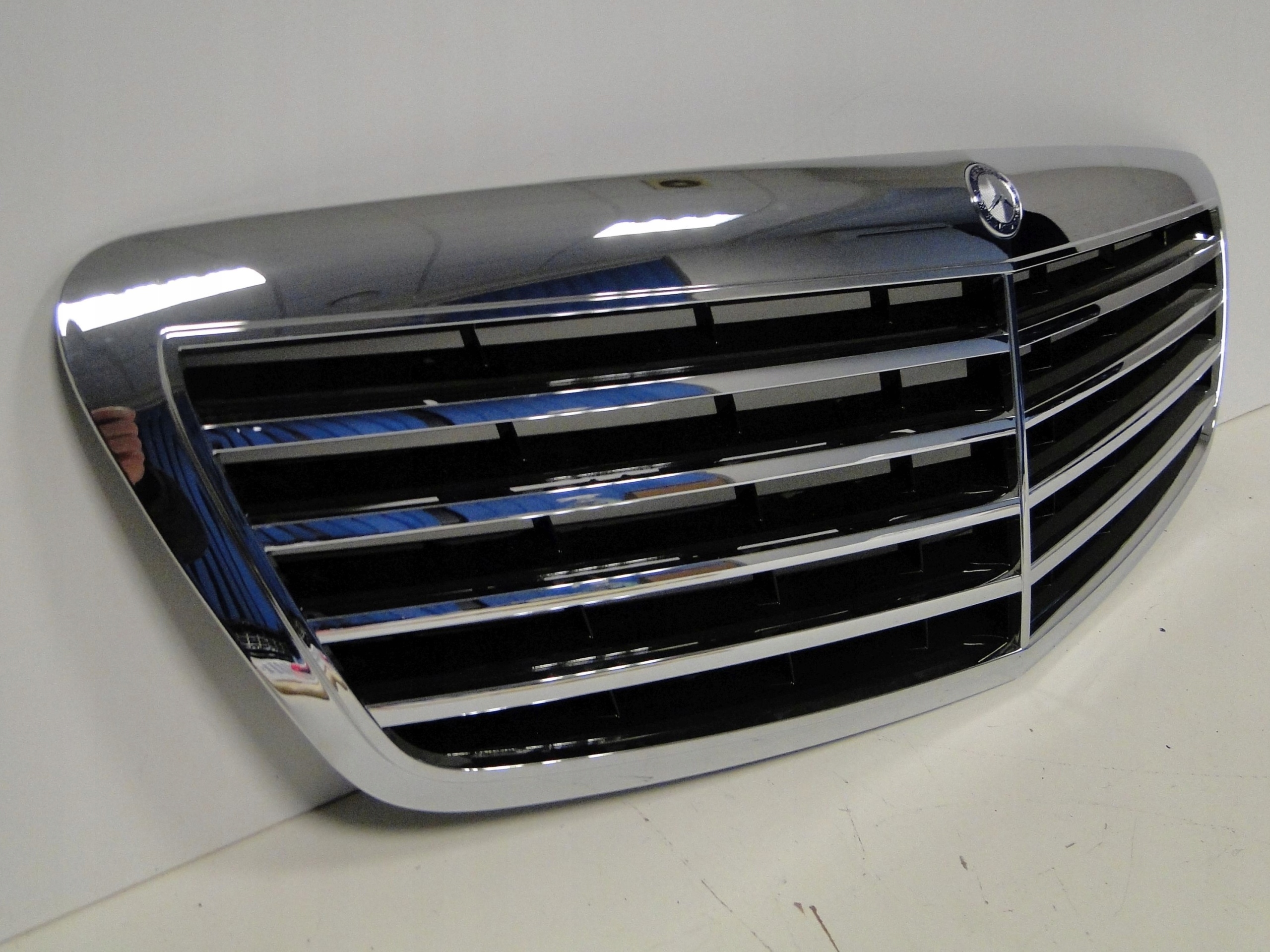MERCEDES S KLASA W221 221 PRZED LIFTEM GRILL ATRAPA BEZ RADARU Kolor srebrny