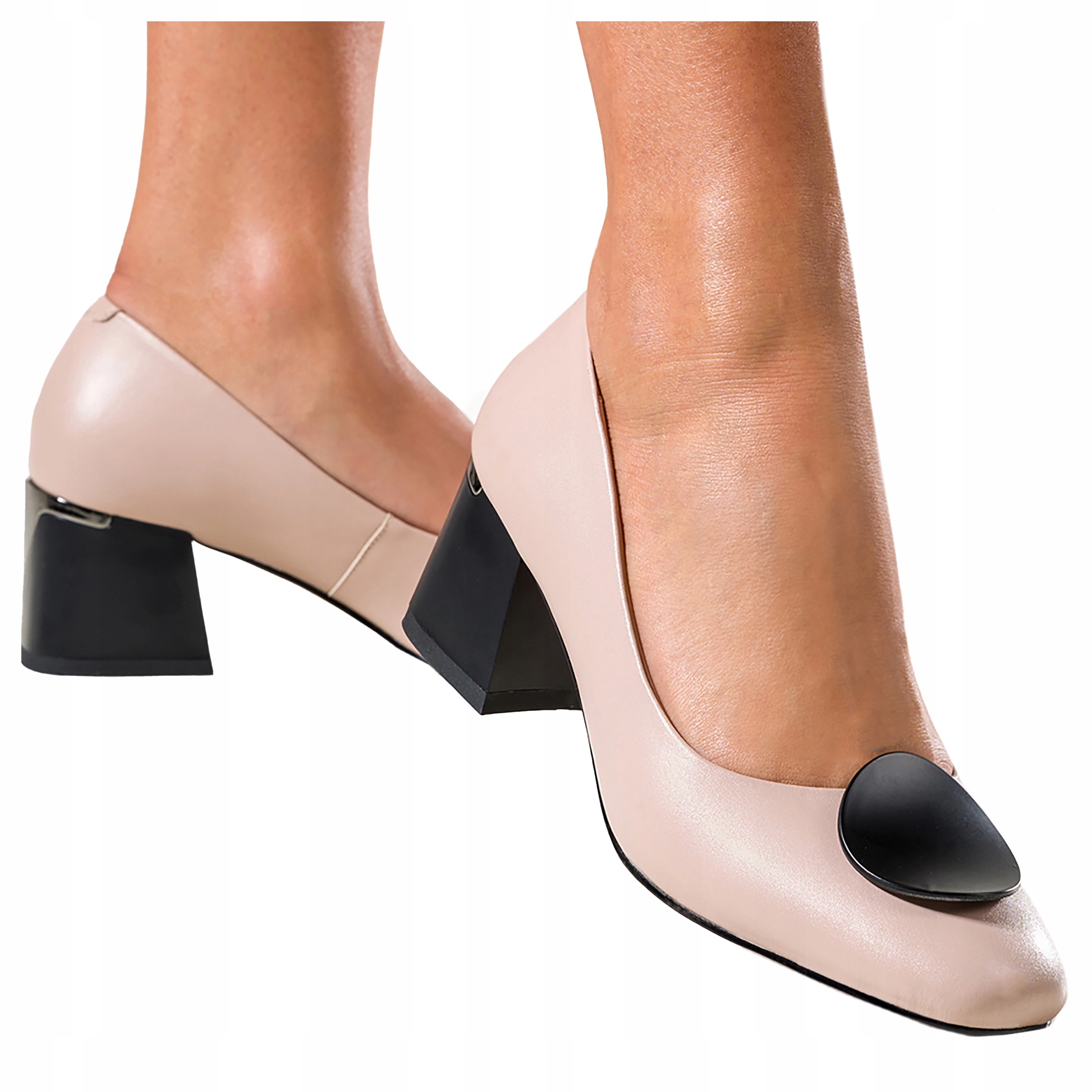 Dámské Béžové Kožené Lodičky Na Ozdobné Kostce S Černou Ozdobou, velikost 38