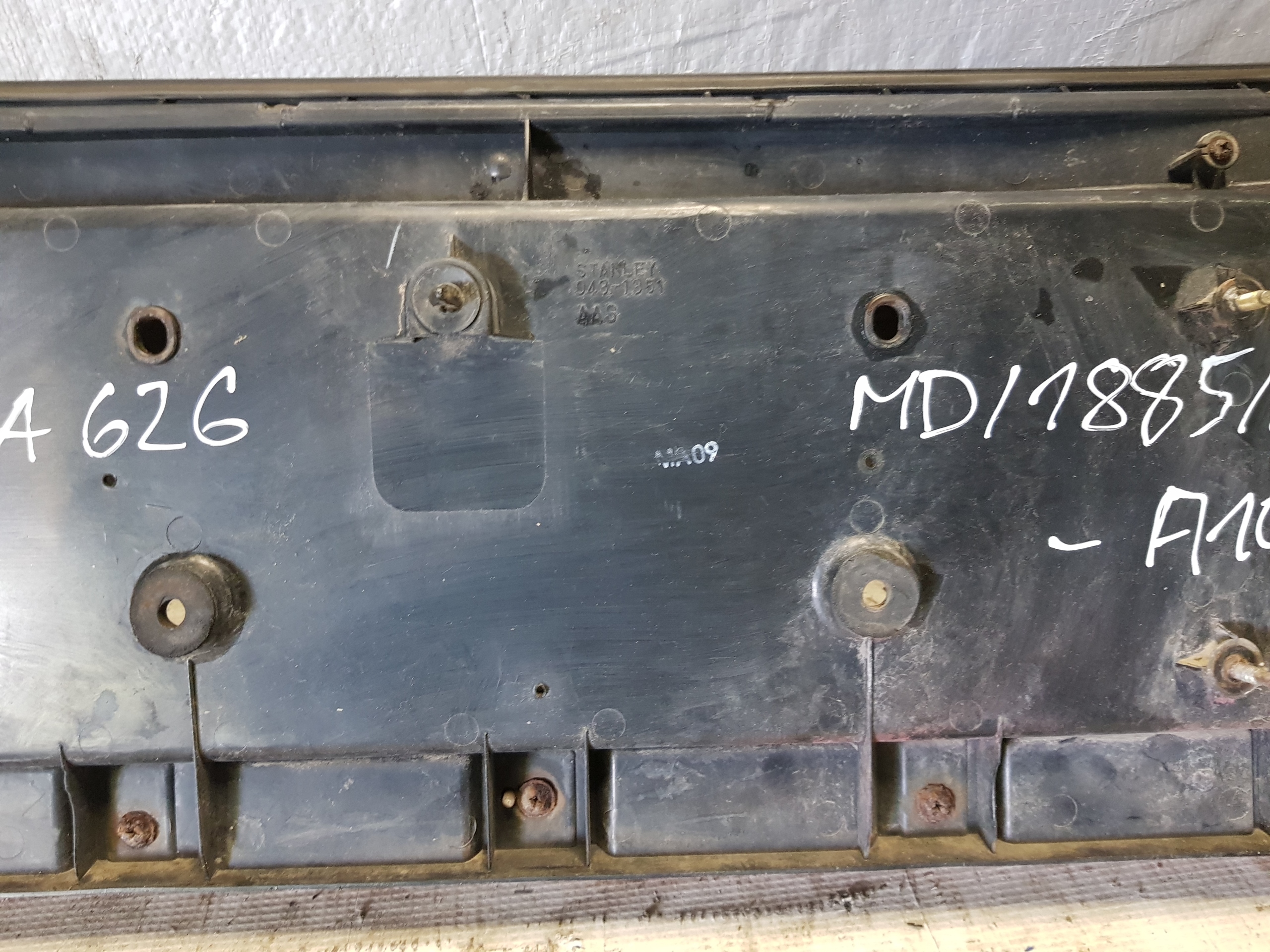 MAZDA 626 cap bonnet boot