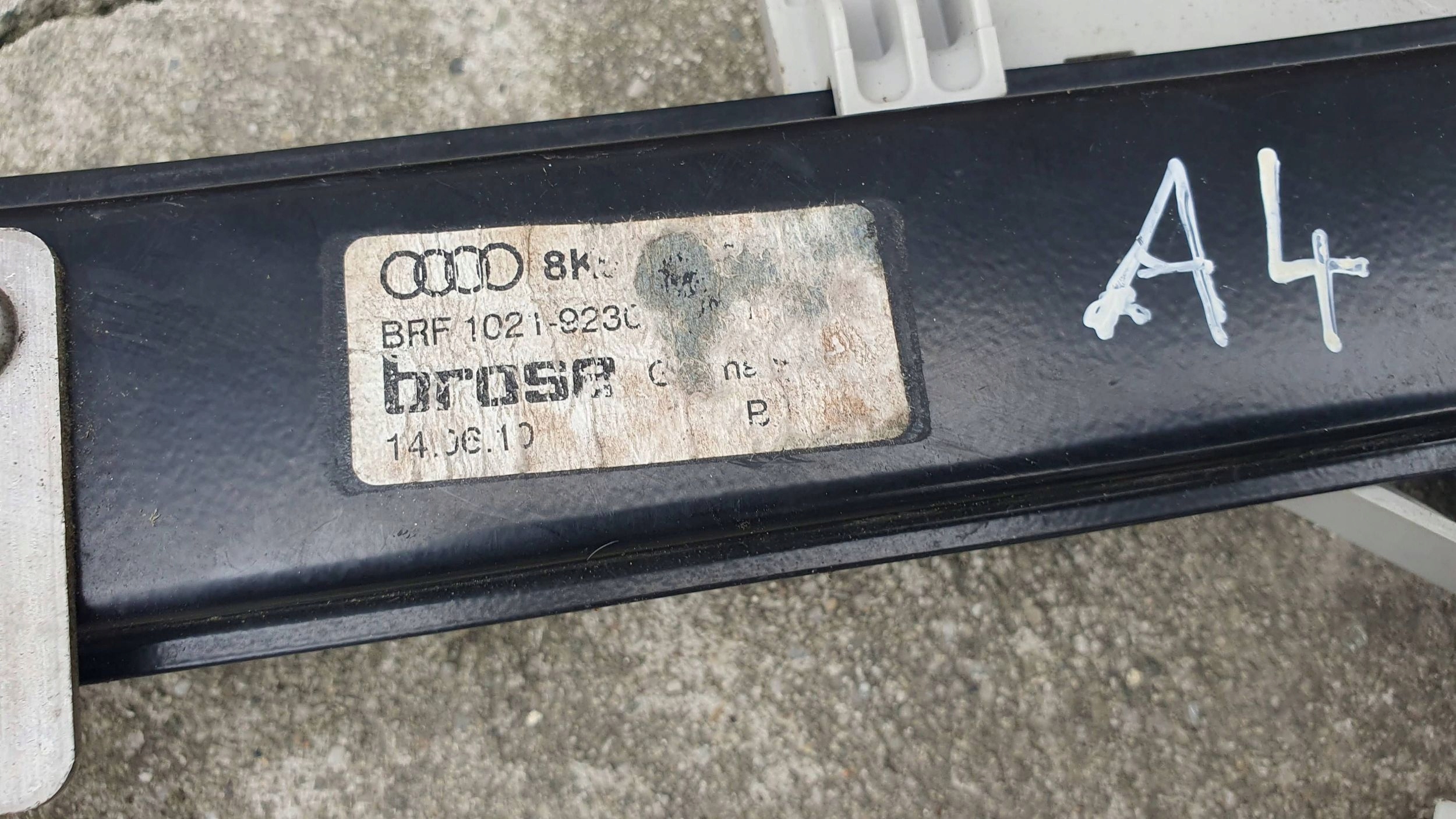 Audi A4 B8 8K0 window regulator left rear part