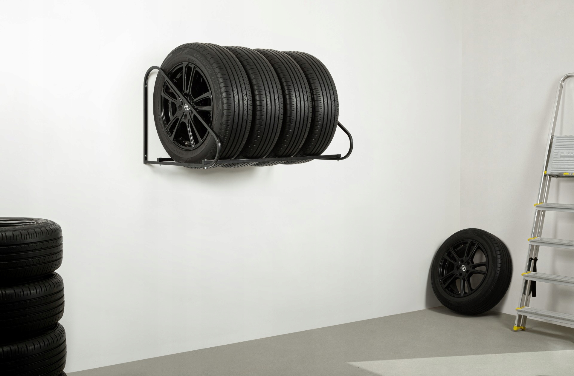 Věšák Stojan Na 4 Pneumatiky Kola Ráfky Regál Police Na Zeď Univerzální