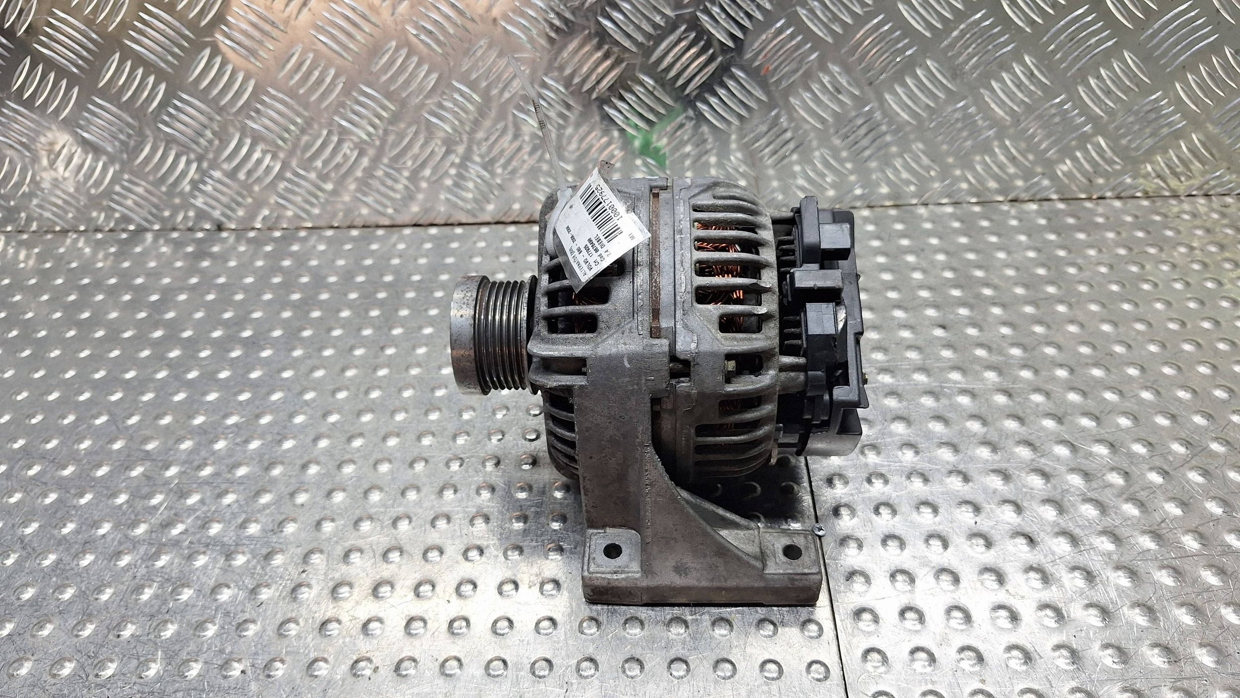 alternatore 140A 8676498 VOLVO S80 e S60 V70 II 2.4 D