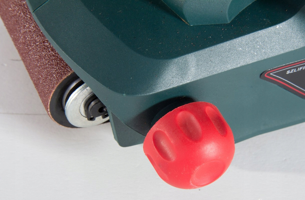 SZLIFIERKA TAŚMOWA 810W TRYTON EAN (GTIN) 5903755114426