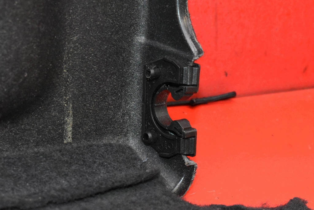 plato boot 79910EL00A NISSAN TIDA C11 5D HB 04-08