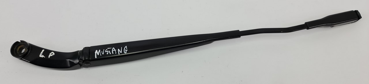 FR3B17C495AA - РЫЧАГ СТЕКЛООЧИСТИТЕЛЯ ЛЕВЫЙ FORD MUSTANG VI