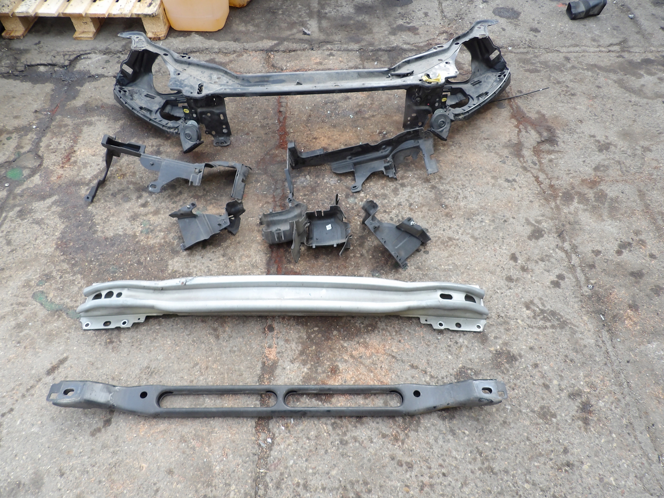 PAS PRZEDNI WZMOCNIENIE CHŁODNICE KOMPLET 2.0 VOLVO XC60 LIFT