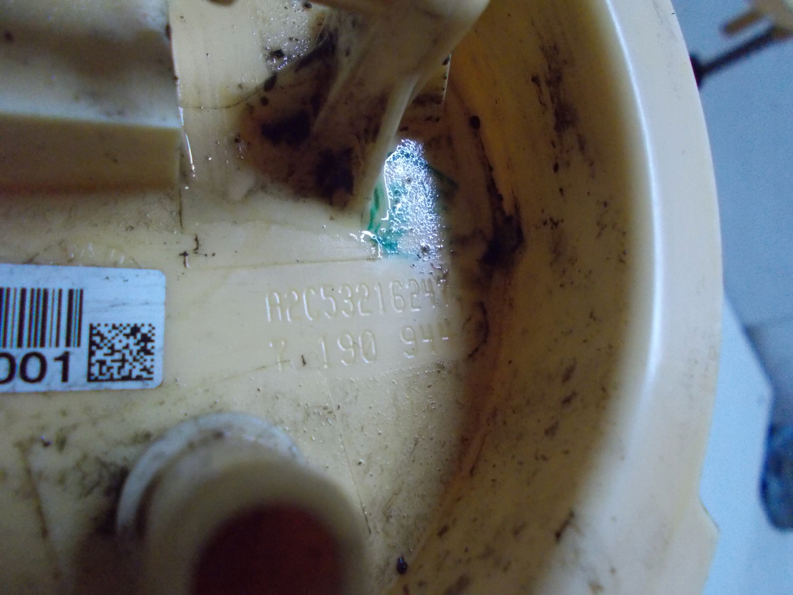BMW E90 pumpa za gorivo 7190943