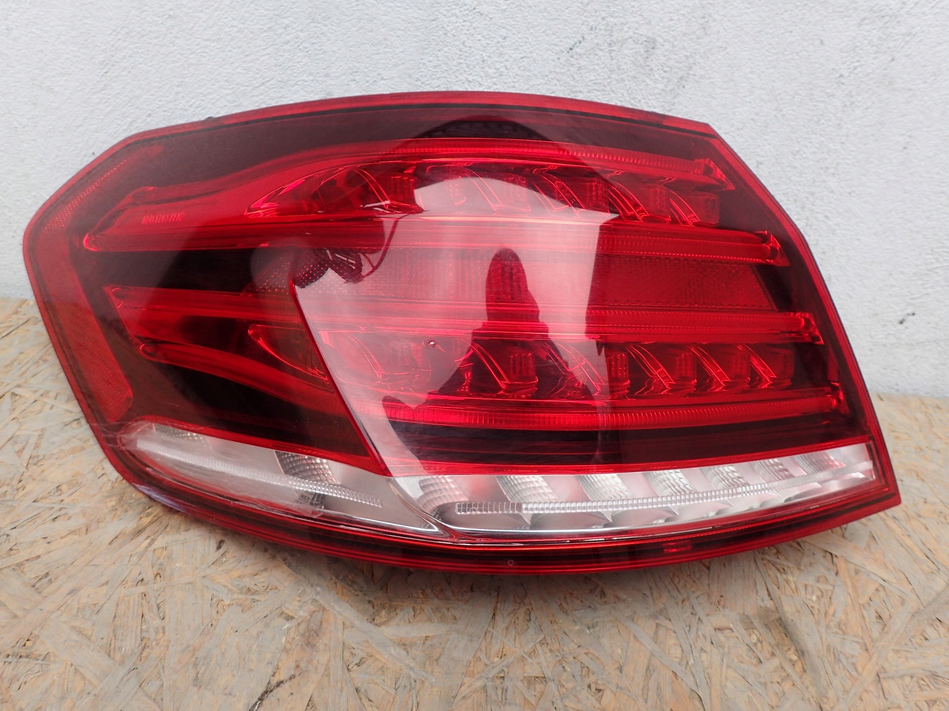 light left rear MERCEDES E KLASA 212 LIFT sedan