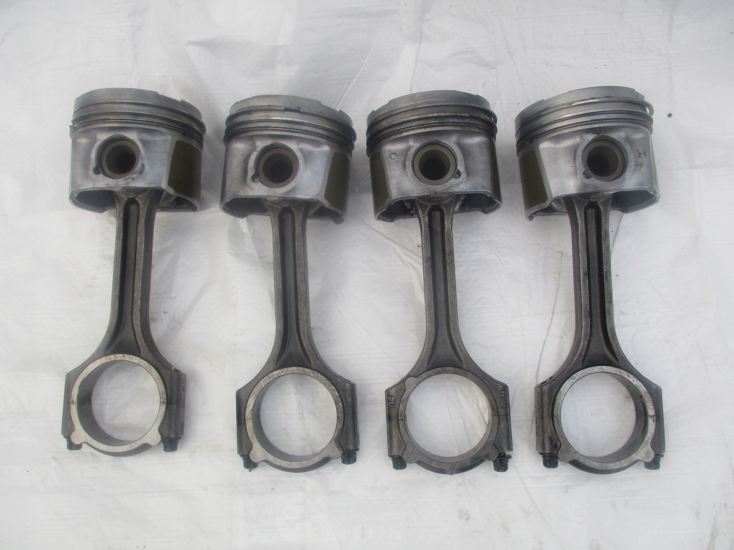 D4FE 8D28 - Поршень шатун 1.6 CRDI KIA Ceed HYUNDAI i30 I40