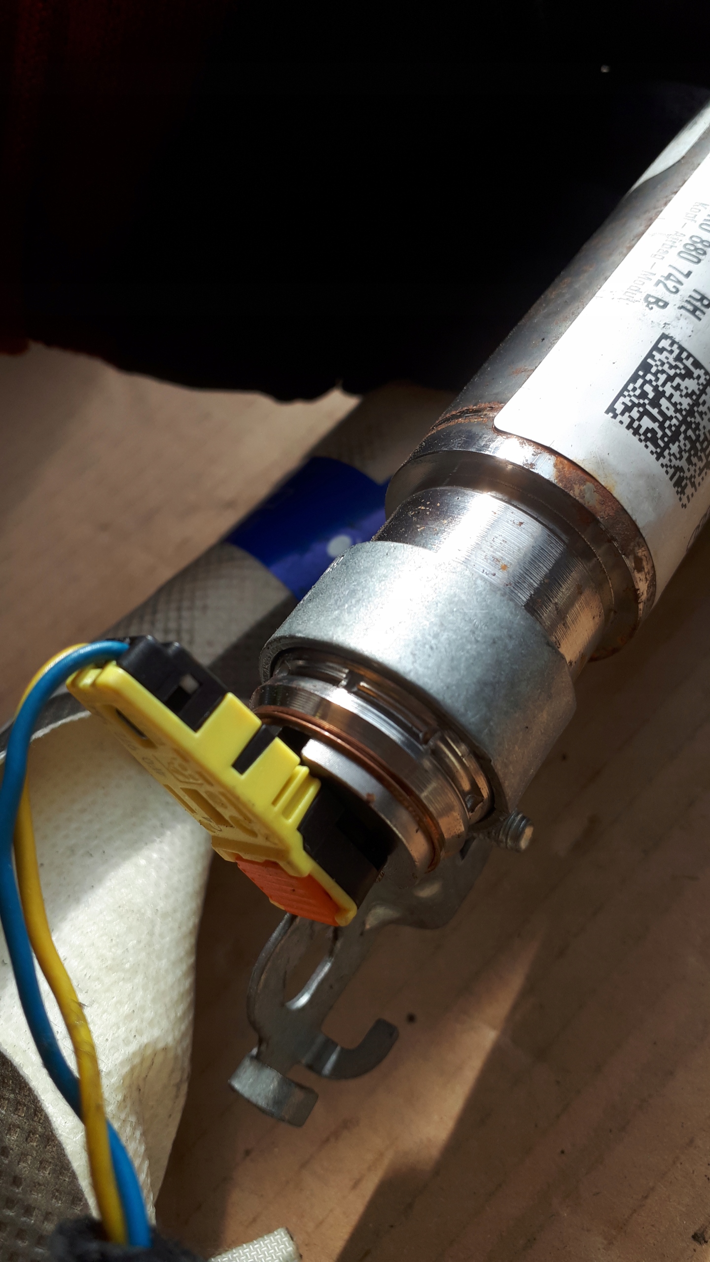 пиропатрон подушки безопасности Audi OE 8K0880742B