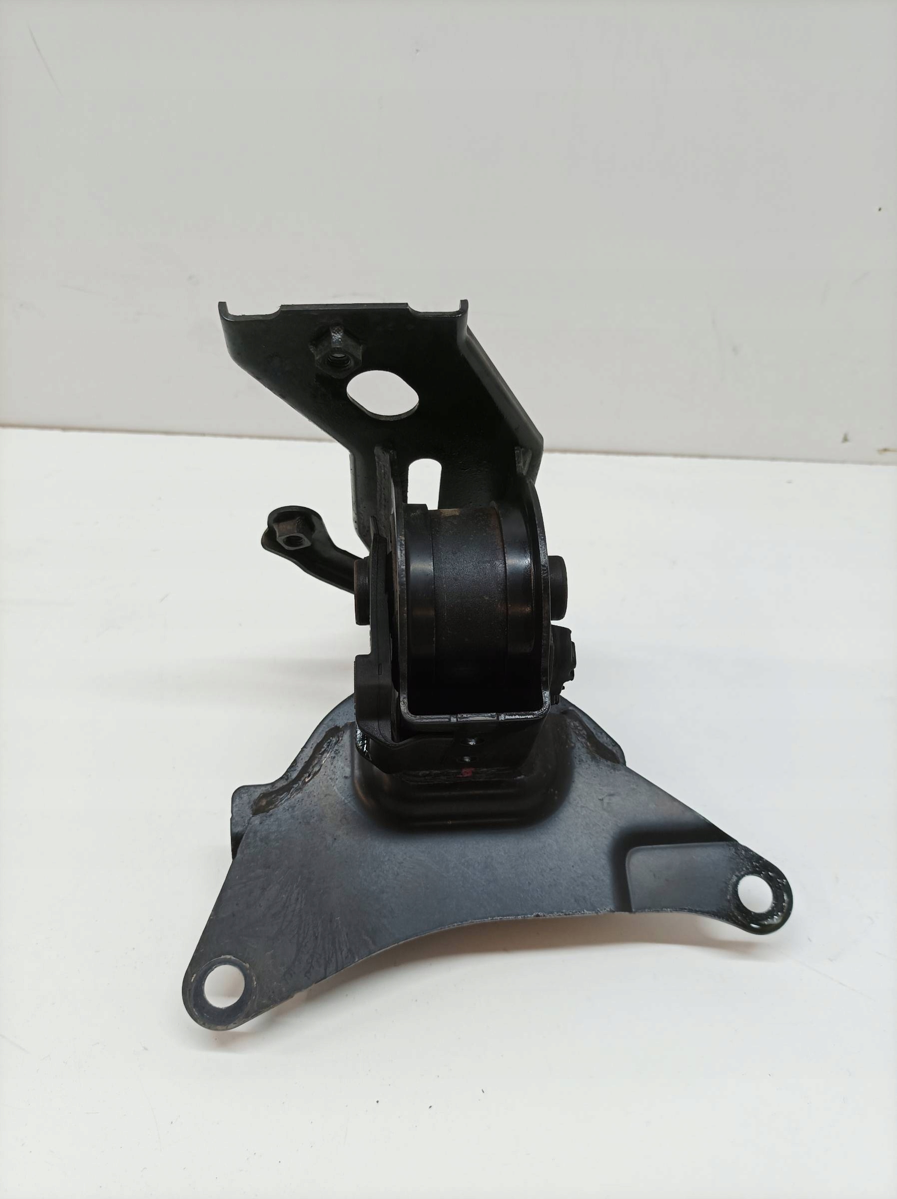 engine mount Toyota Yaris III (2011-2020)