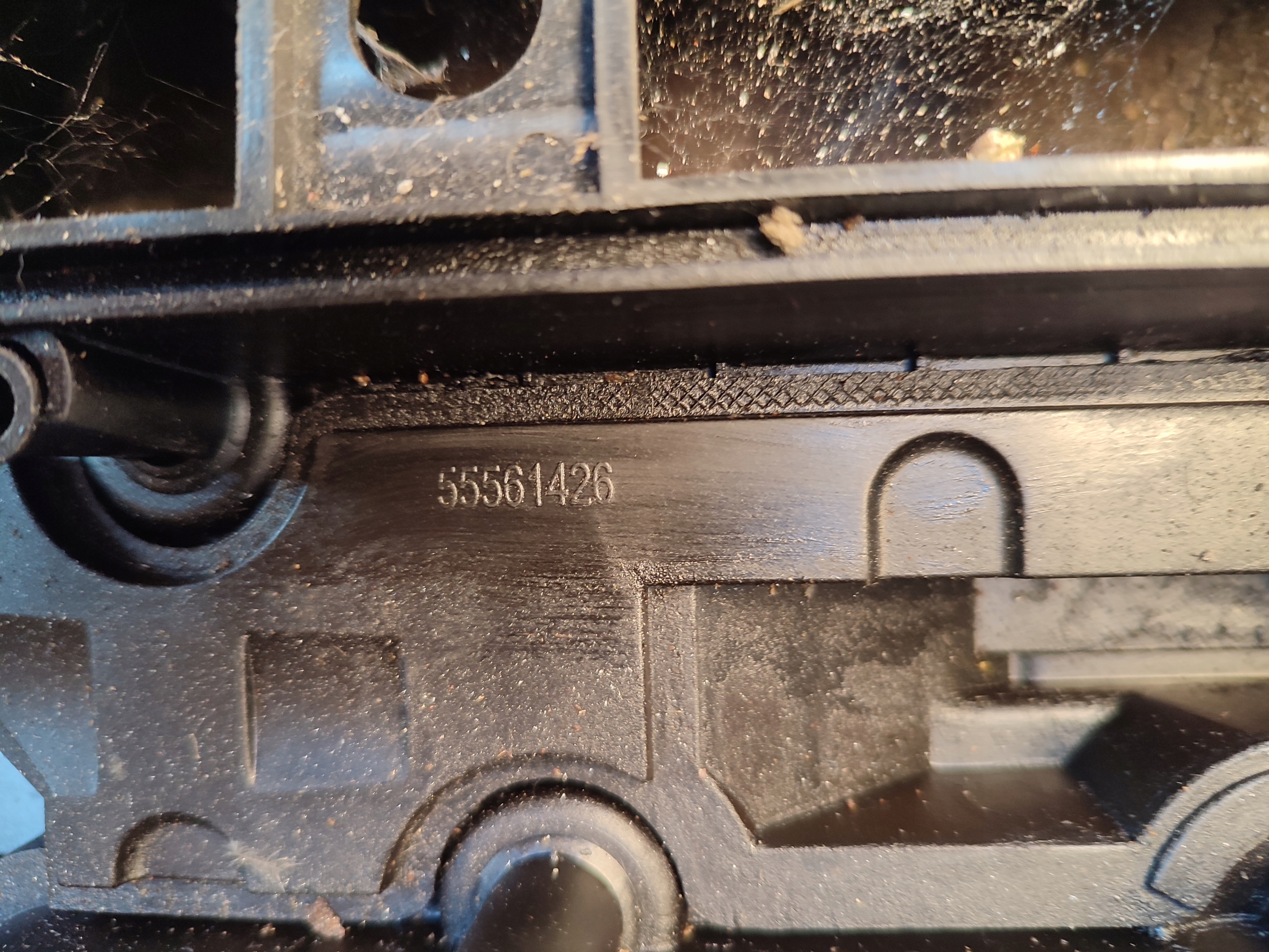 Abdeckung der Ventile OPEL MERIVA J 55561426
