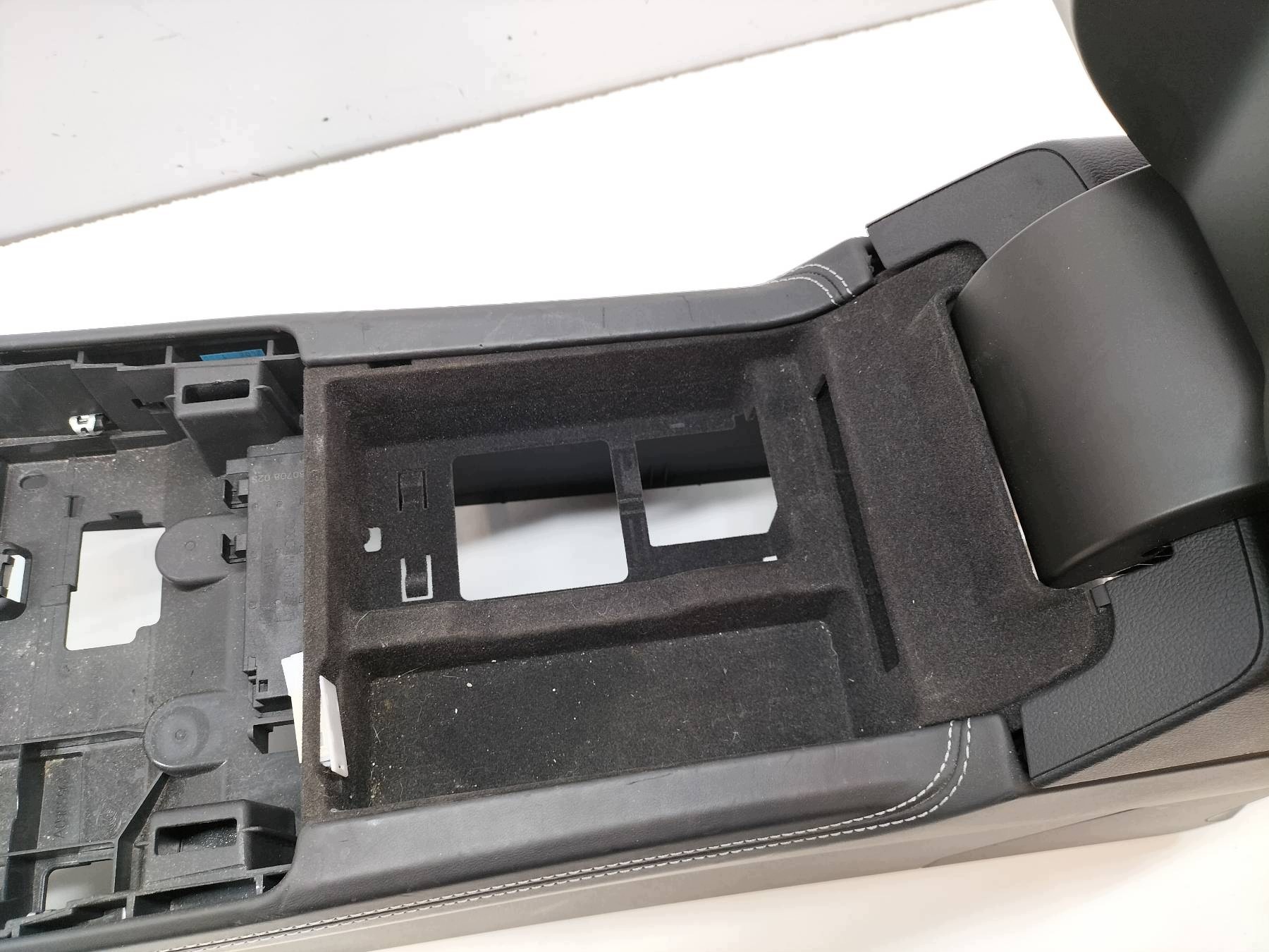 TUNEL central armrest 4K Audi A7 II (2018-2025) C8
