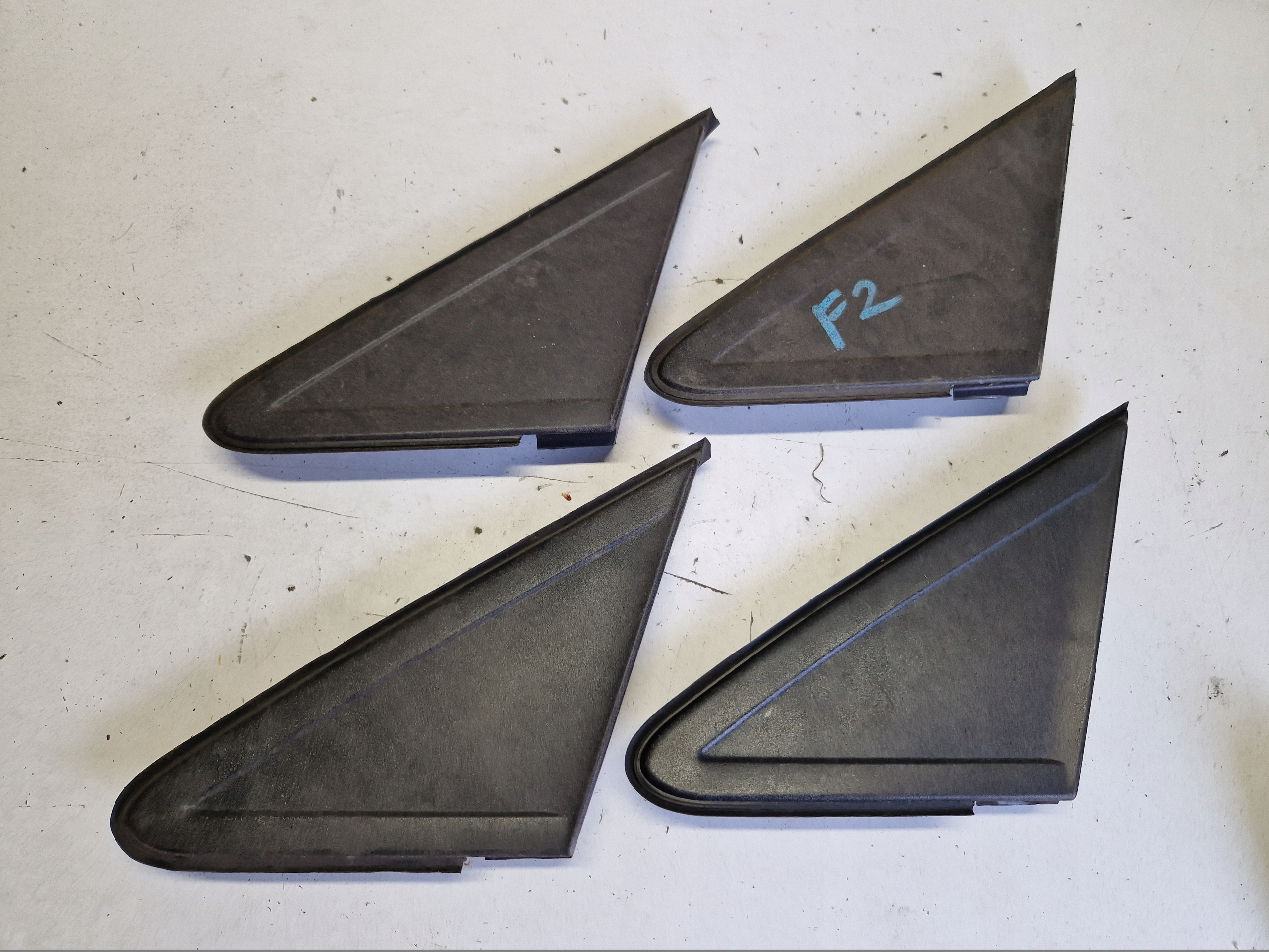 FORD FOCUS MK2 TRÓJKĄT OSŁONA BŁOTNIKA LEWA 4M51-A16004-AD