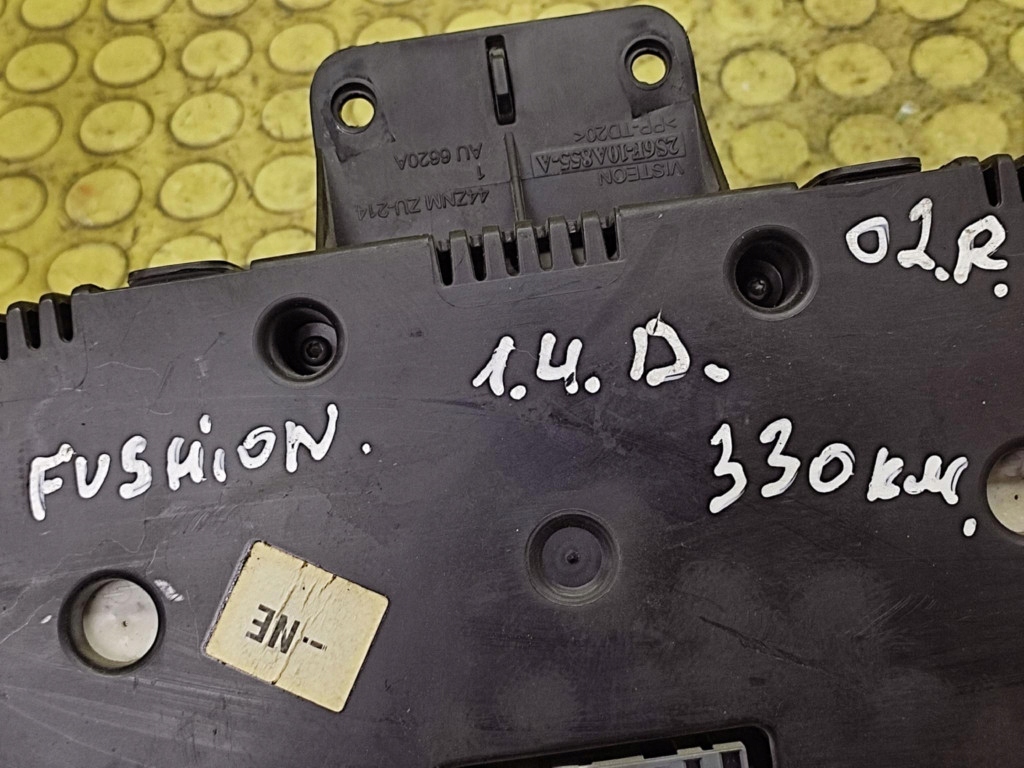 FORD FUSION 1.4 D dials 2S6F10849NE