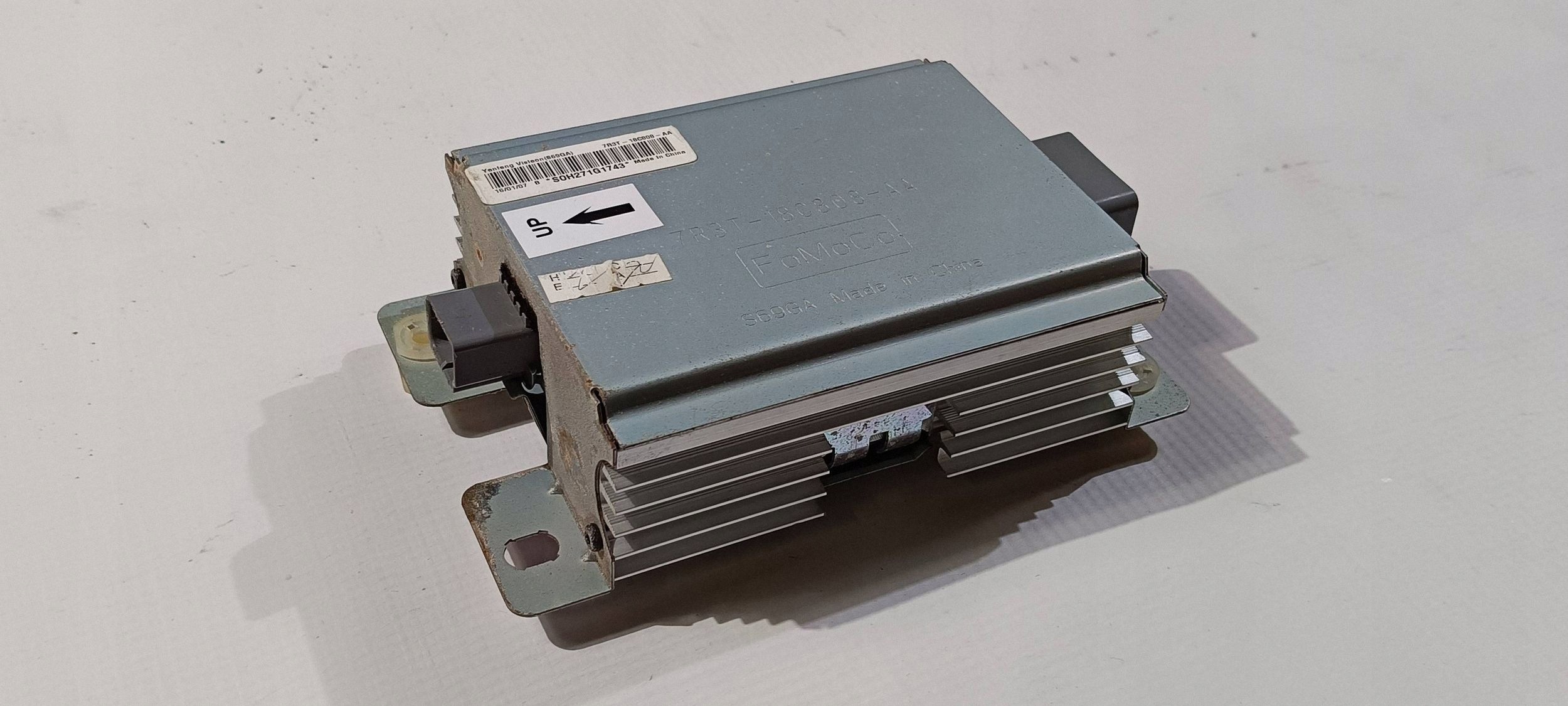 amplifier module control unit audio Ford Mustang V 7R3T-18C808-AA