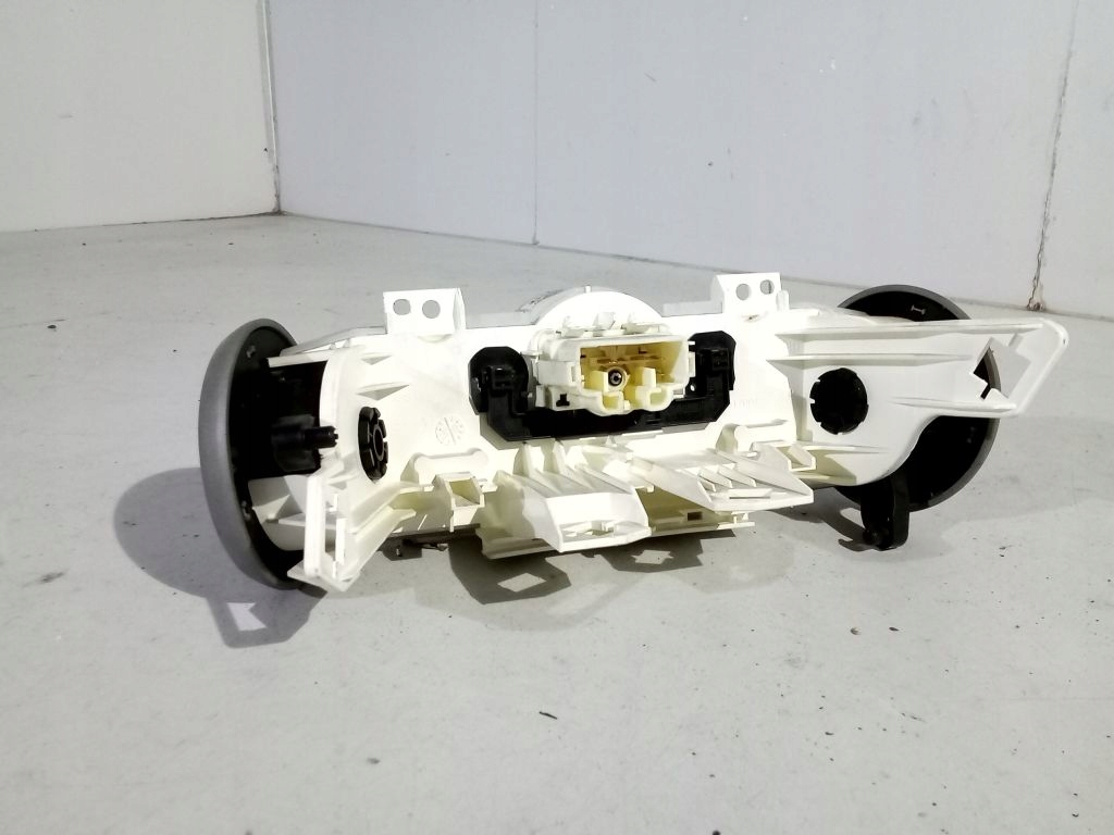 Peugeot 107 control panel air conditioning devices