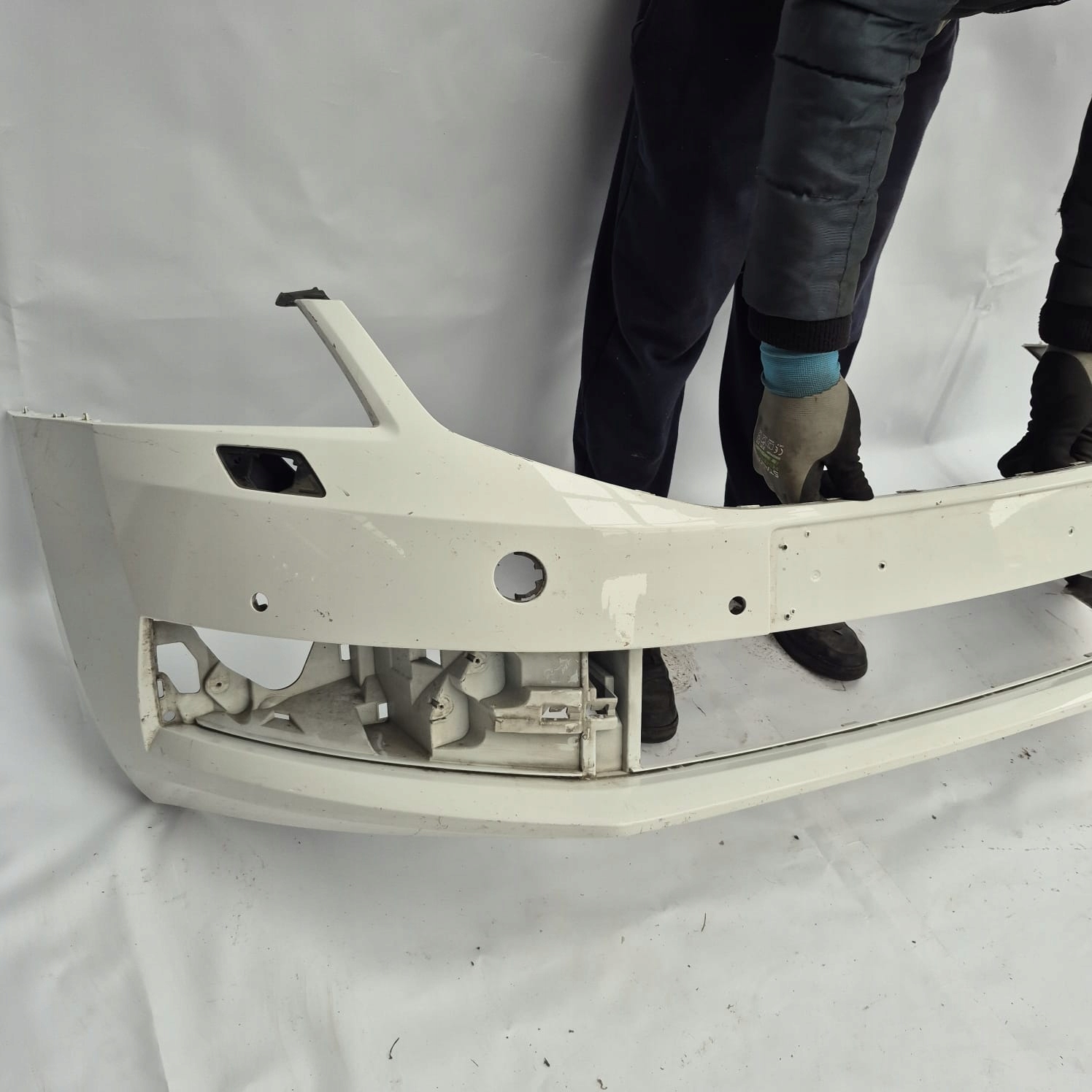 SKODA OCTAVIA III LIFT 16- bumper front front 4XPDC SPR 5E0807221N